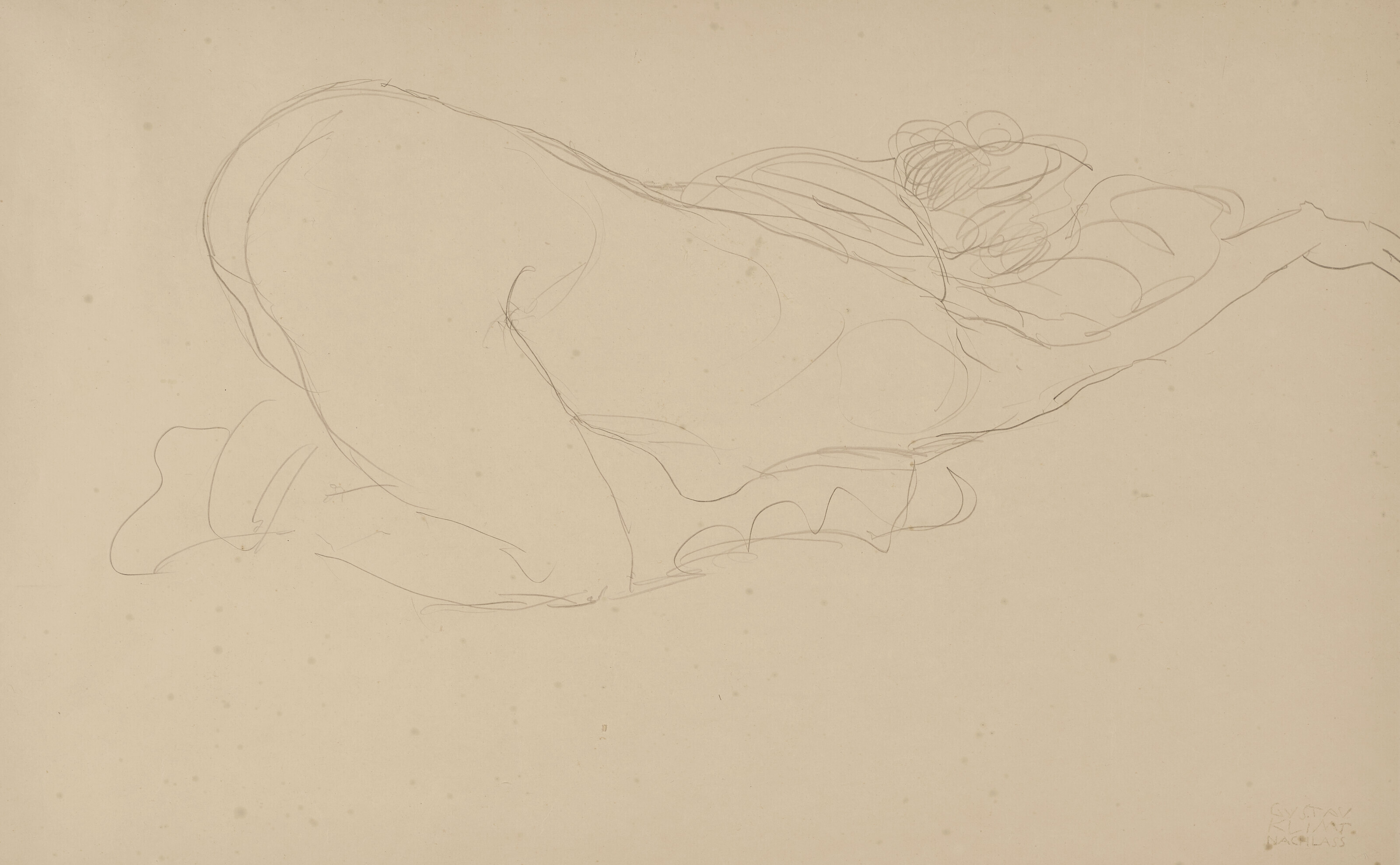 Zusammengekauerter Halbakt nach rechts
