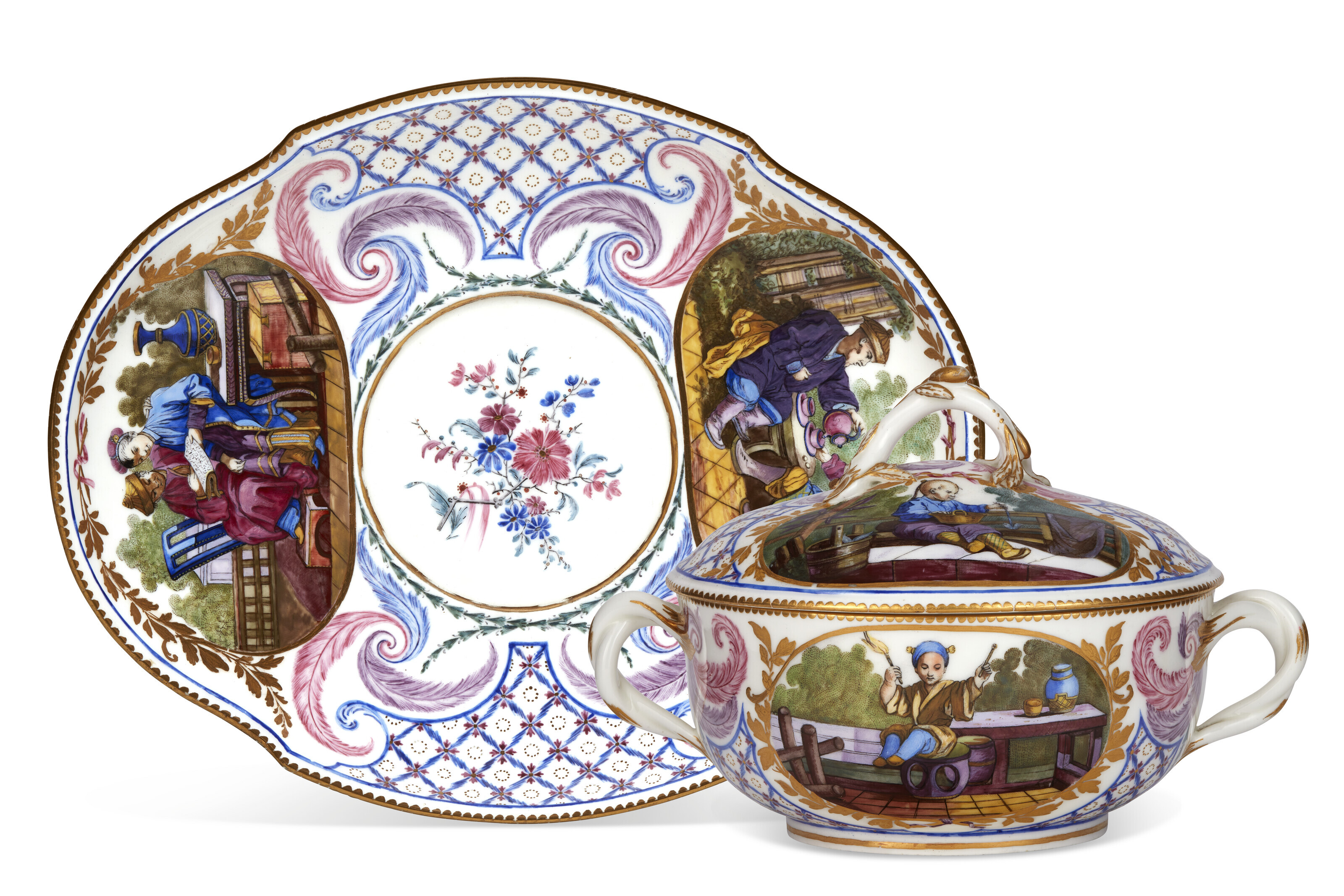 A SEVRES PORCELAIN CHINOISERIE ECUELLE, COVER AND STAND (ECUELLE RONDE ...