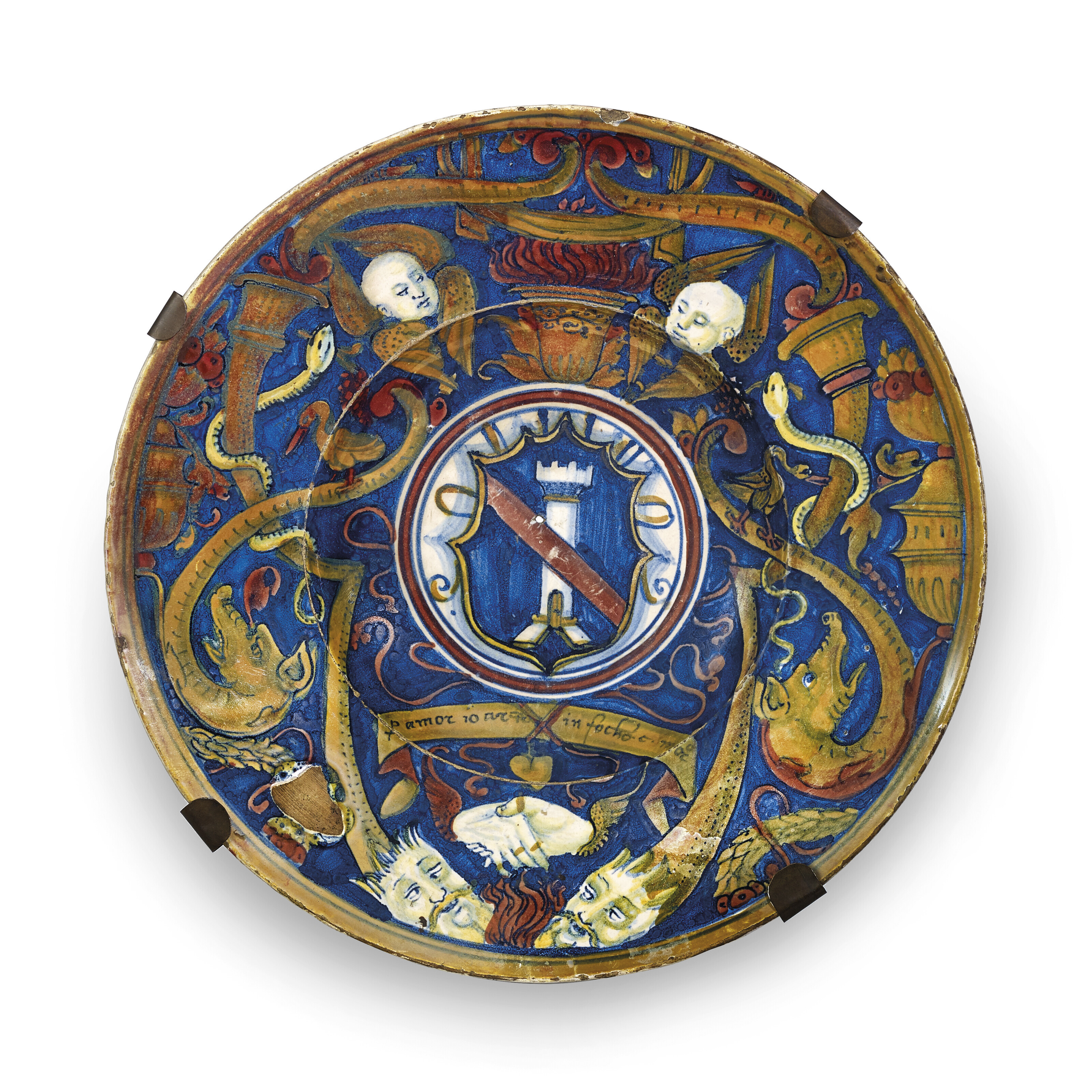A GUBBIO MAIOLICA ARMORIAL GOLD AND RUBY LUSTRED DISH, CIRCA 1521