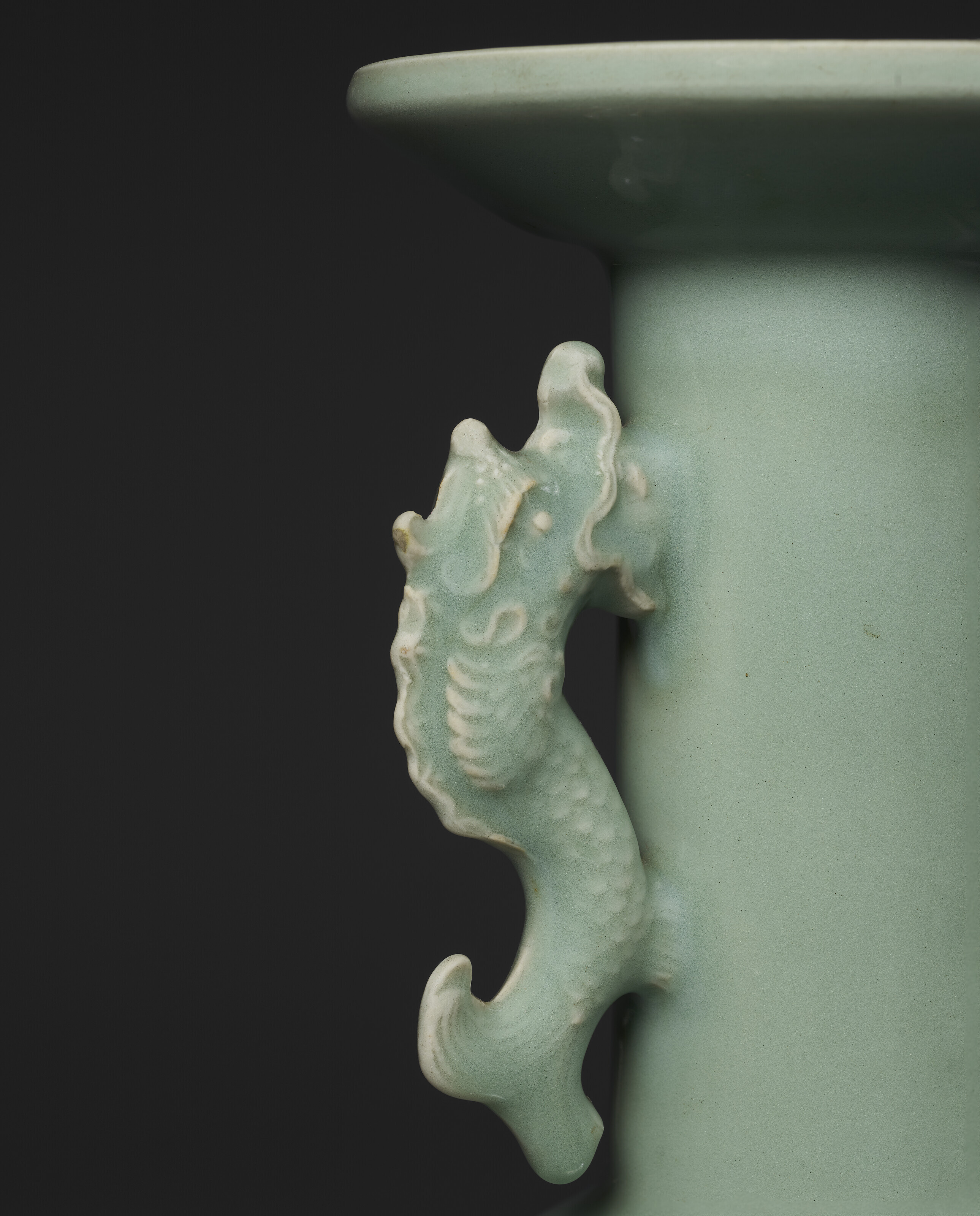 南宋龍泉窯青釉大魚龍耳瓶, SOUTHERN SONG DYNASTY (1127-1279