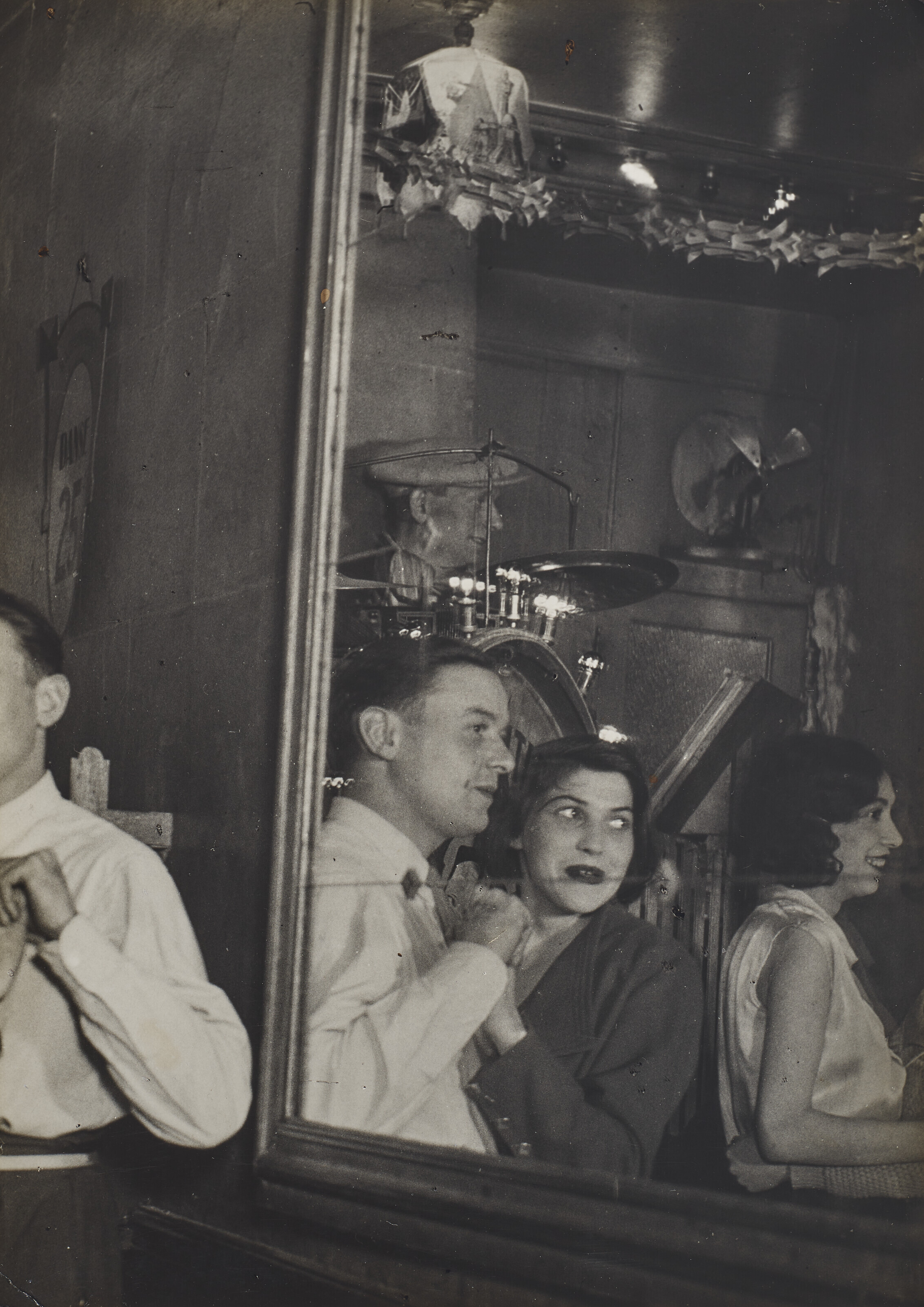 Catalog image of Aux Bal Musette "Les Quatre Saisons", Rue de Lappe, 1932