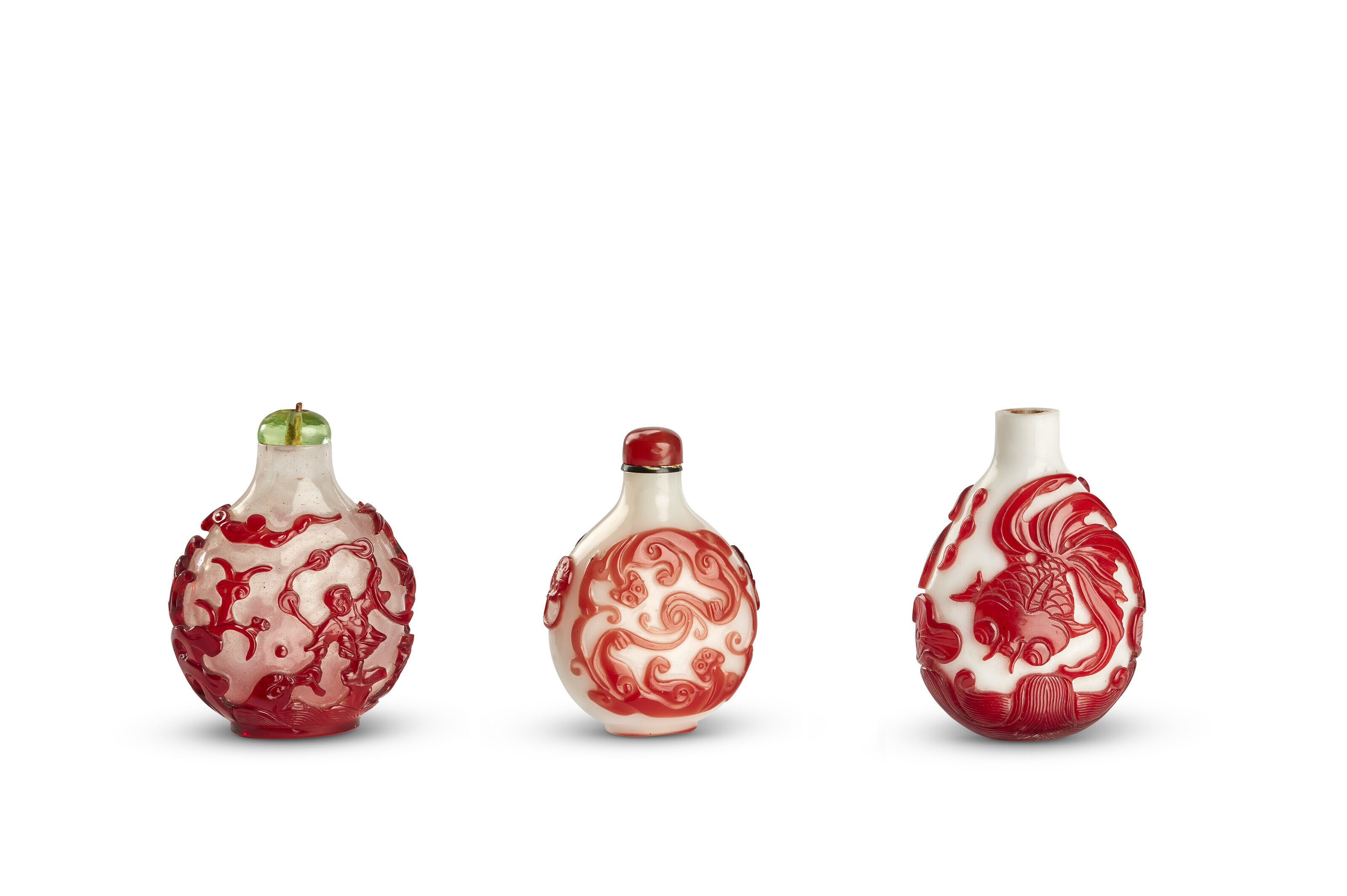 清十八世纪珊瑚花卉诗文鼻烟壶, CHINA, QING DYNASTY, 18TH CENTURY