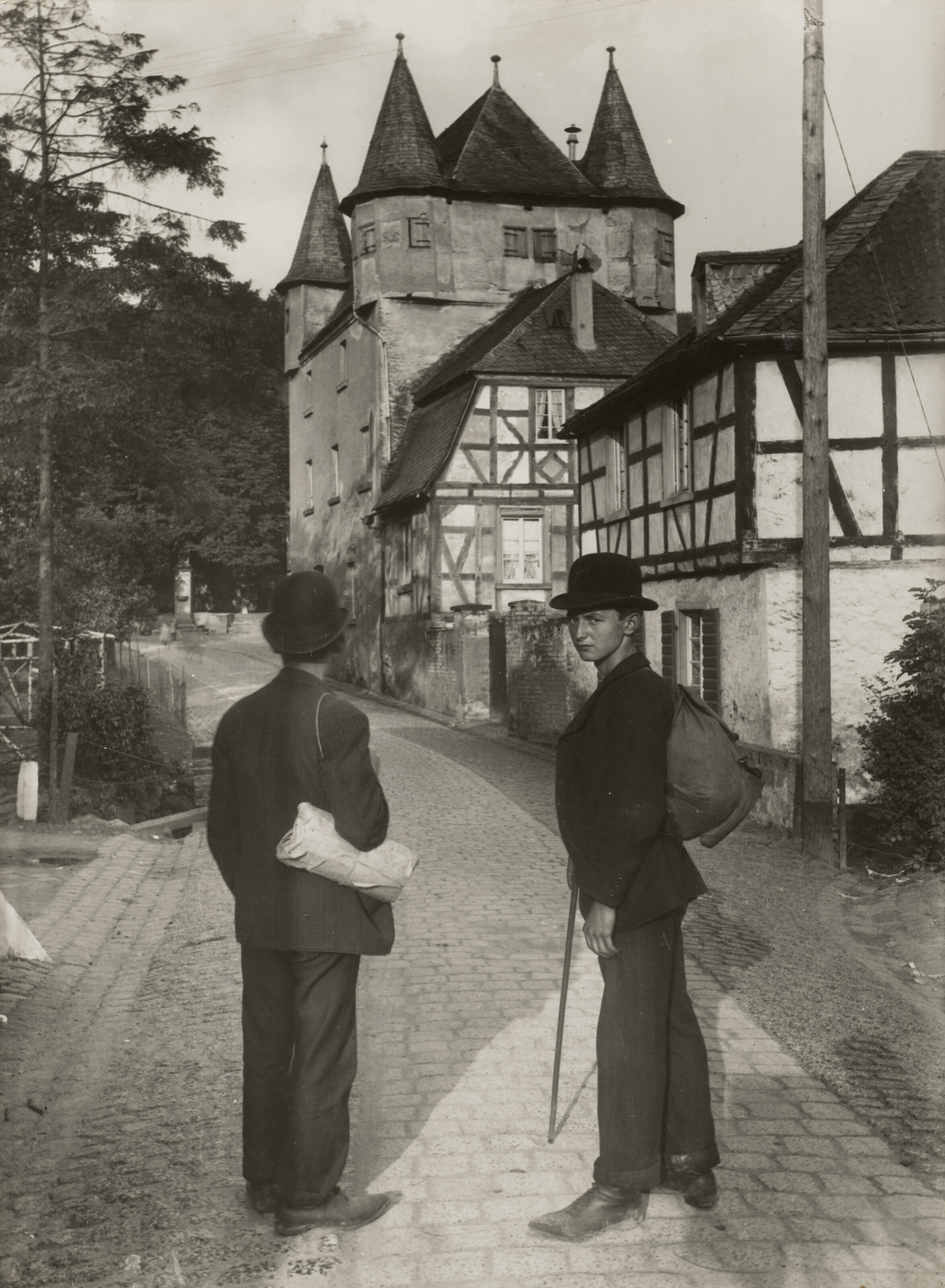 AUGUST SANDER (1876-1964), Fahrende Handwerksburschen (Commerçants ...