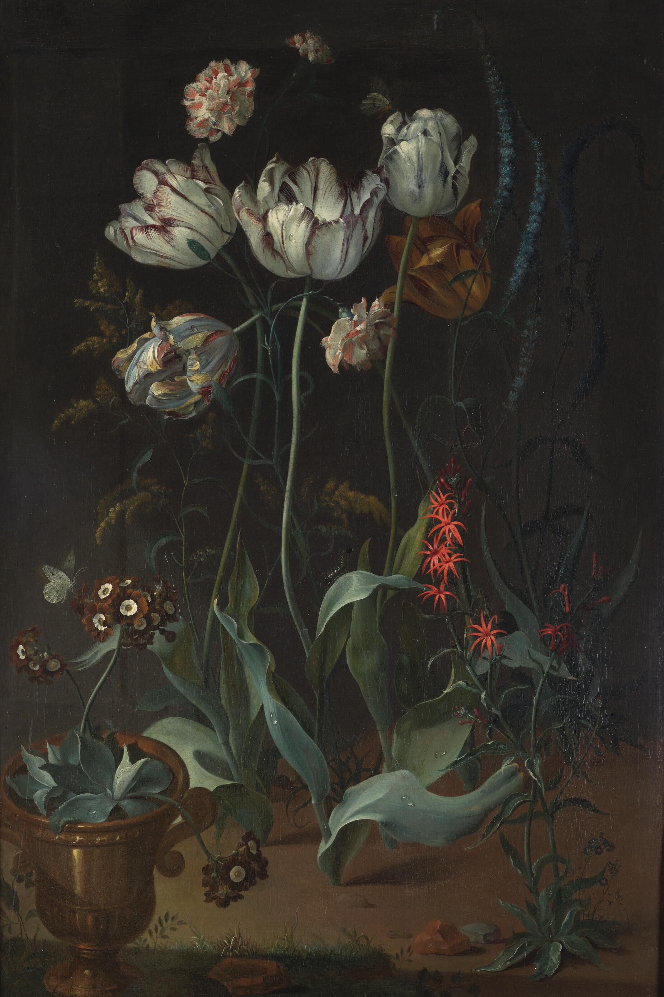 Catalog image of Nature morte aux tulipes, primevères et autres fleurs, un vase à gauche