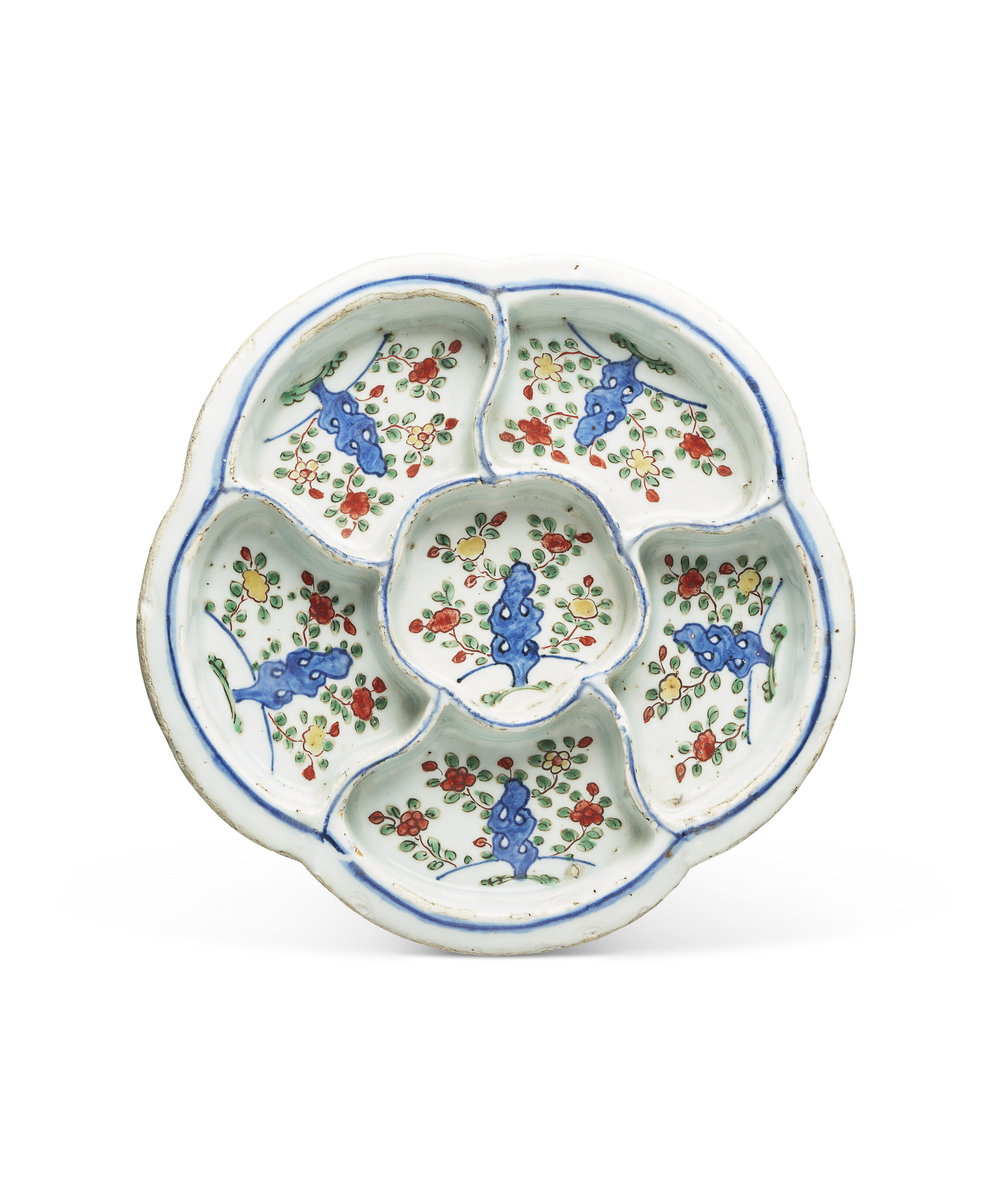 A WUCAI SWEET MEAT DISH, CHINA, MING DYNASTY (1368-1644) OR LATER