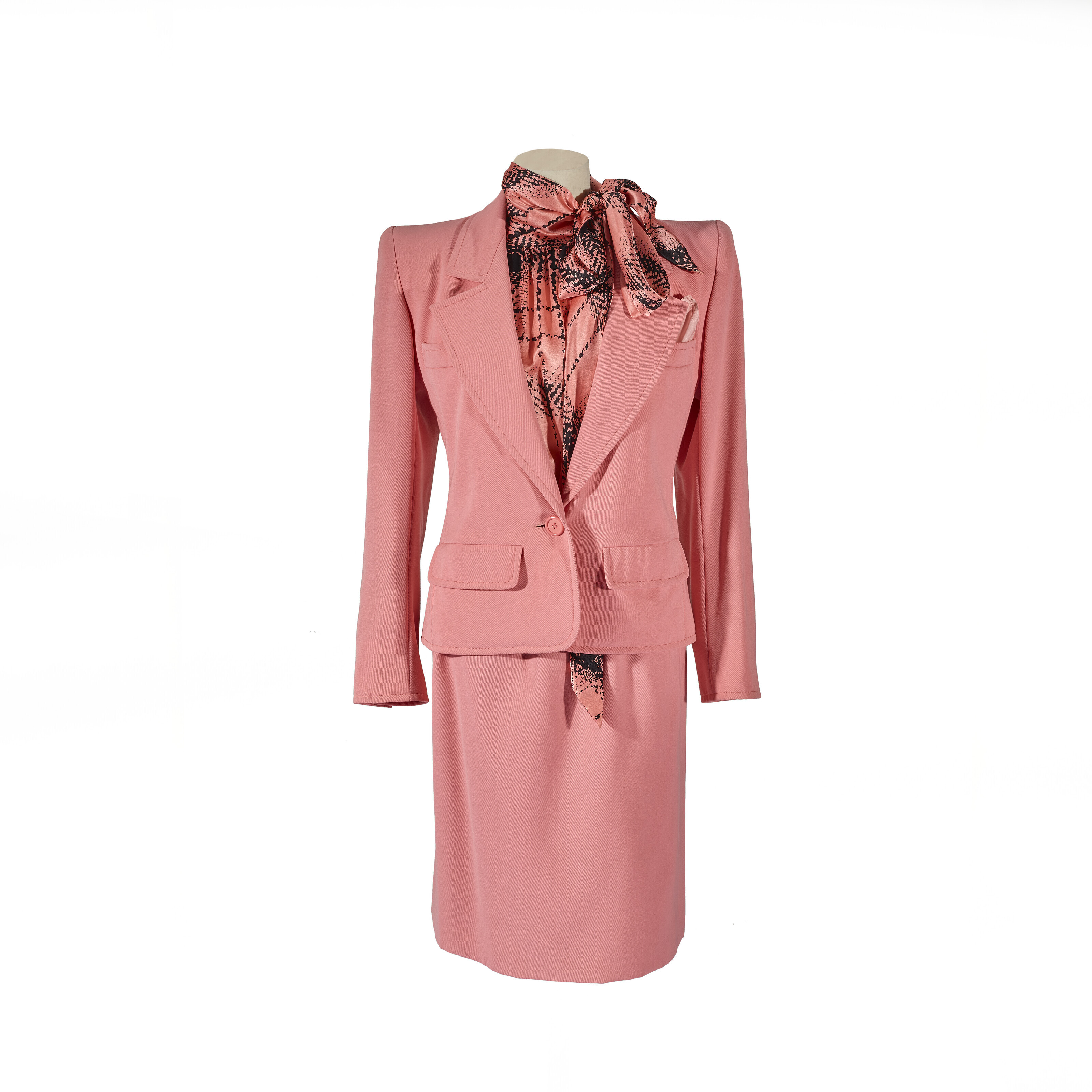 De Chanel Saint Laurent une garde robe haute couture