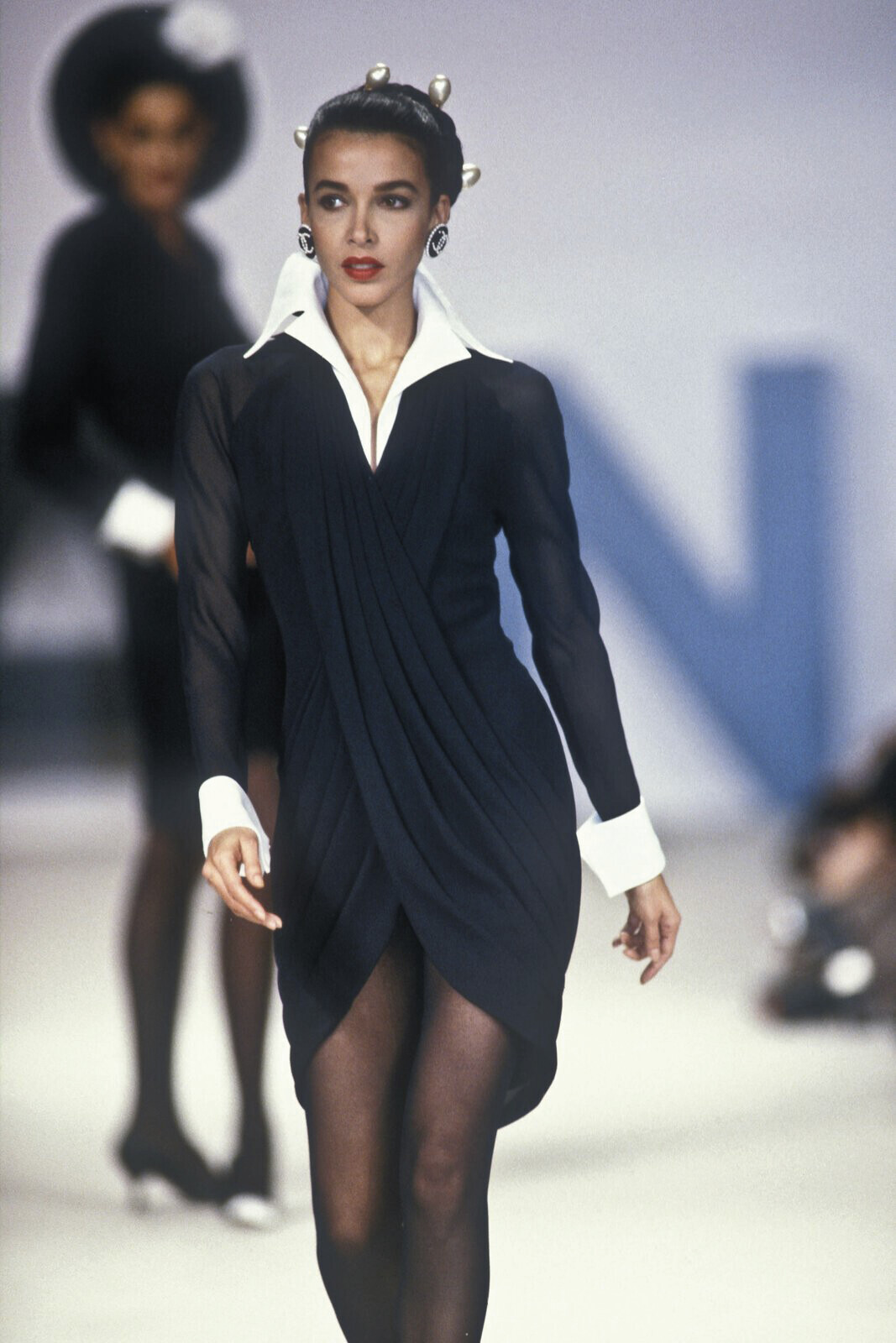 CHANEL PAR KARL LAGERFELD HAUTE COUTURE PRINTEMPS T 1990 ROBE