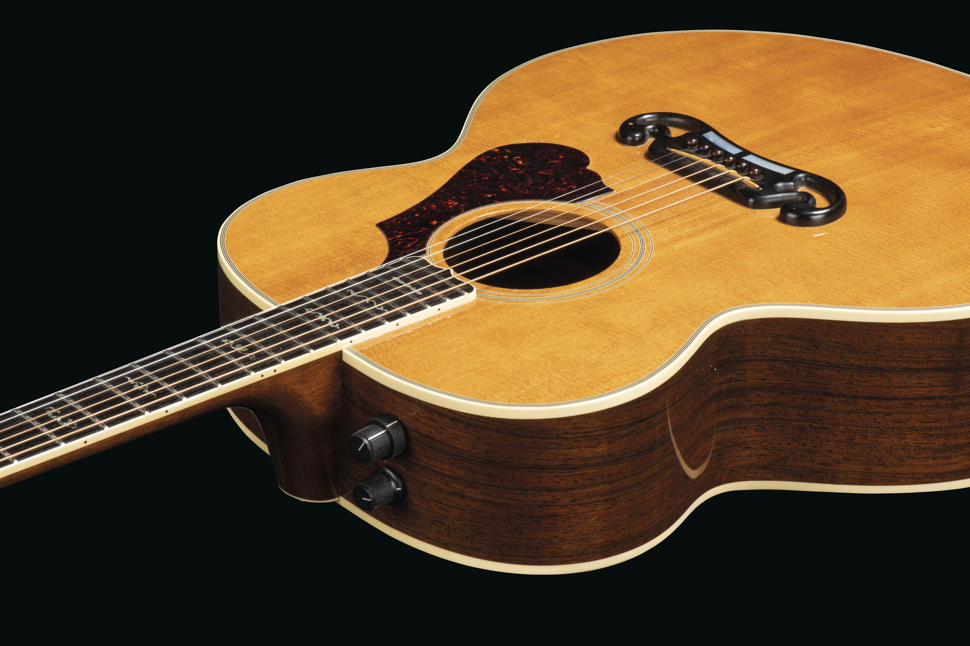 GIBSON INCORPORATED, NASHVILLE, TENNESSEE, 1985, AN ACOUSTIC