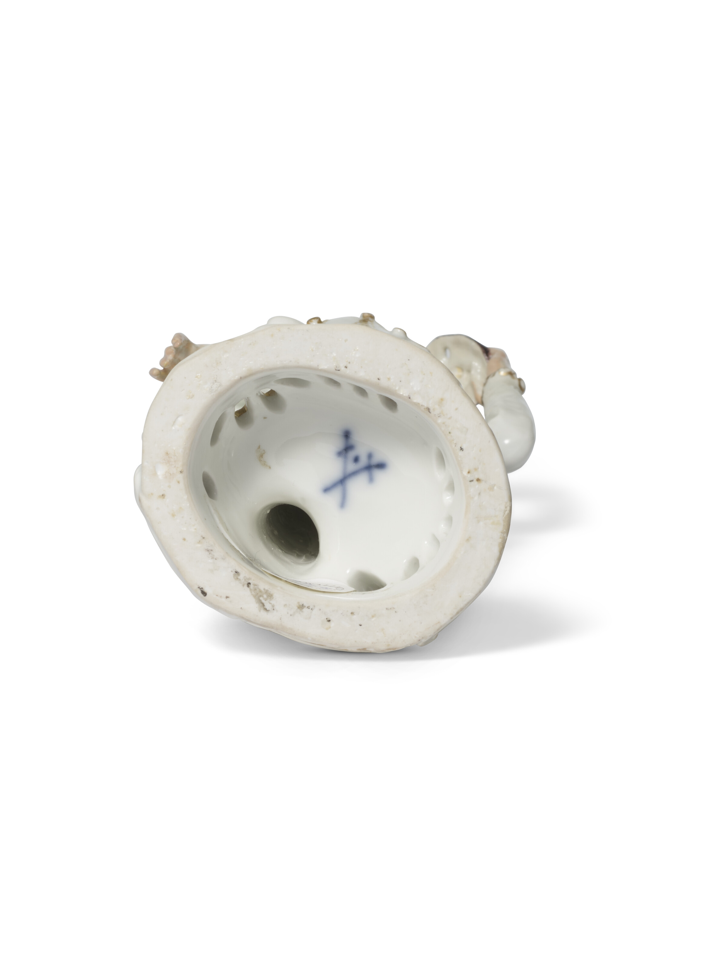 A PAIR OF MEISSEN PORCELAIN FIGURES OF PIERROT AND COLUMBINE