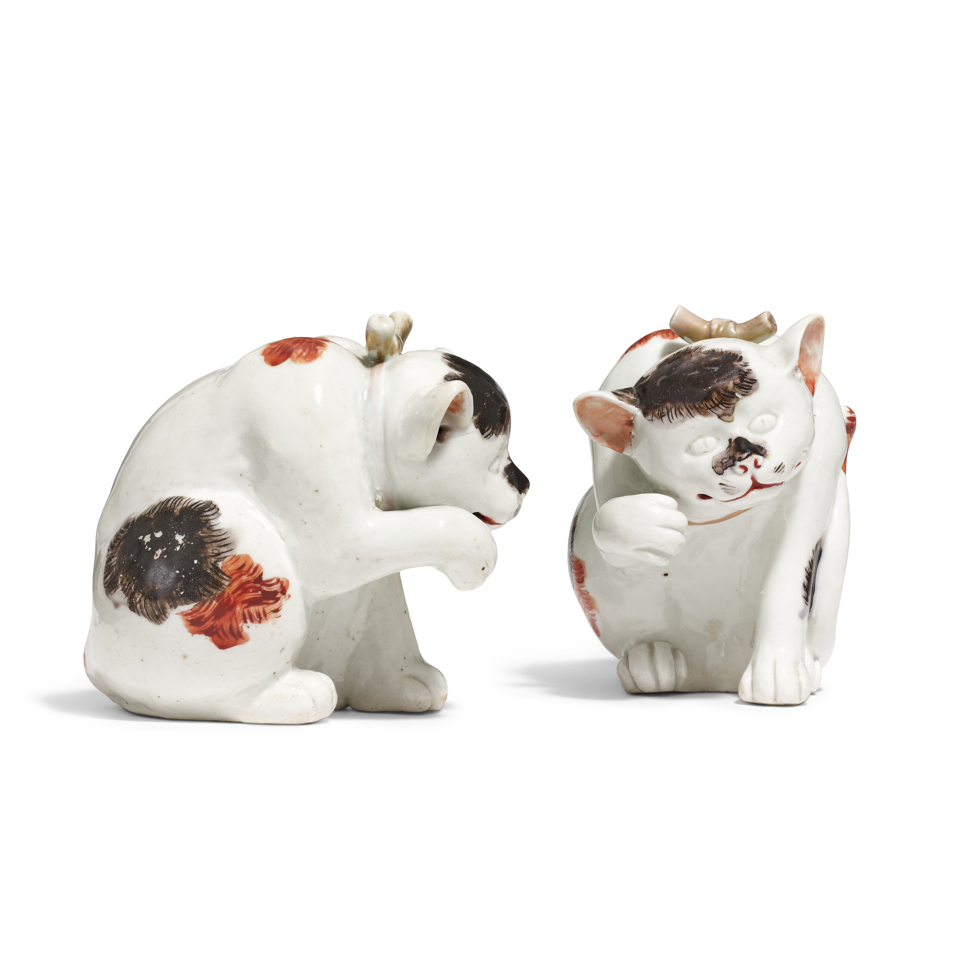 PAIR OF ARITA MODELS OF CATS, JAPAN, EDO PERIOD, LATE 17TH-EARLY