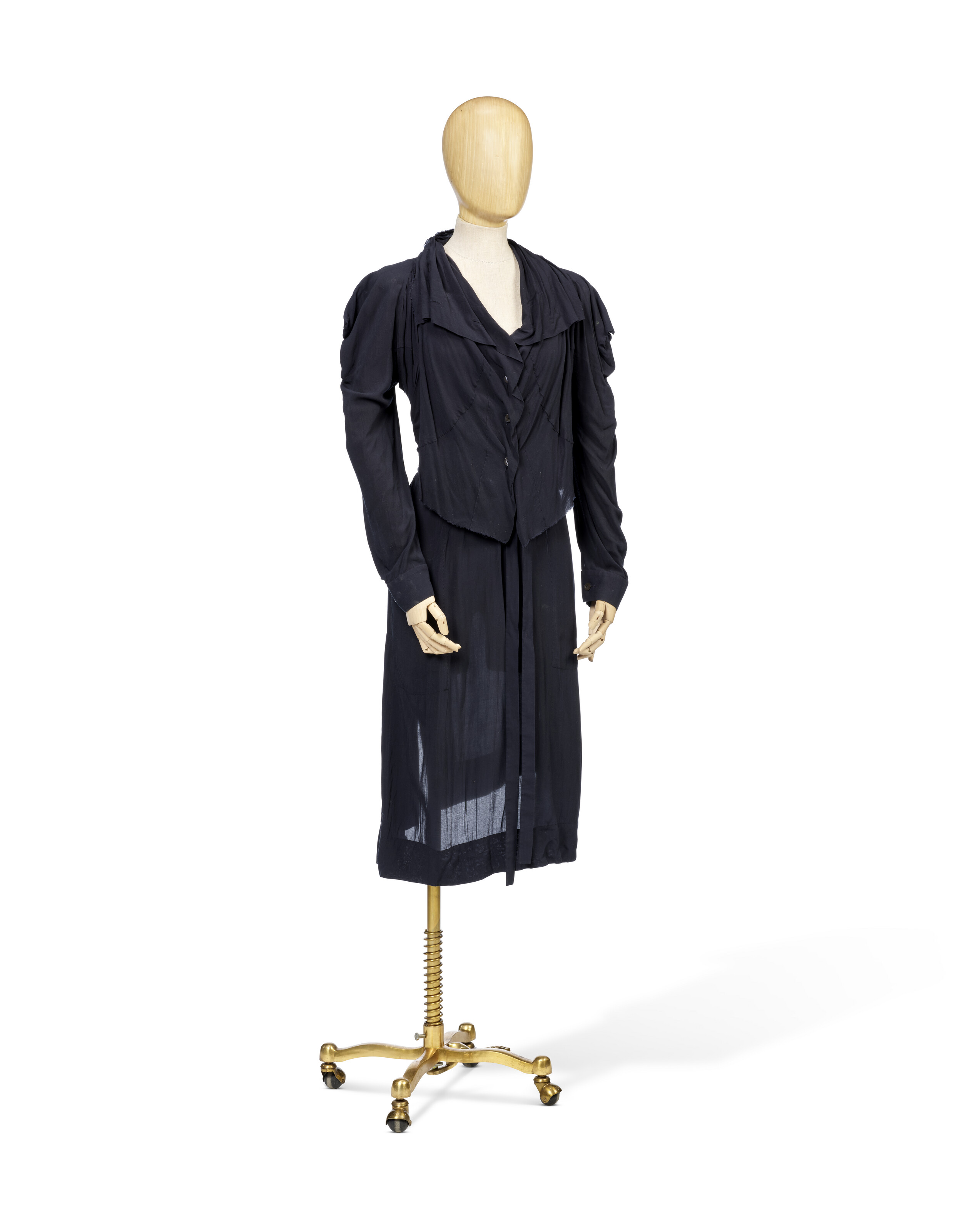 雑誌で紹介された VIVIENNE WESTWOOD, CIRCA 2000, A NAVY BLUE SILK DRESS 写真