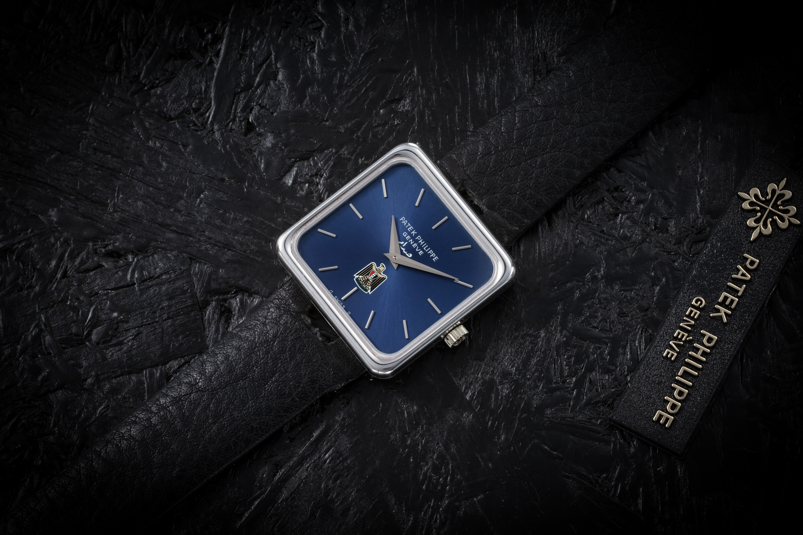 PATEK PHILIPPE, REF. 4222, A FINE GOLD MANUAL-WINDING WRISTWATCH