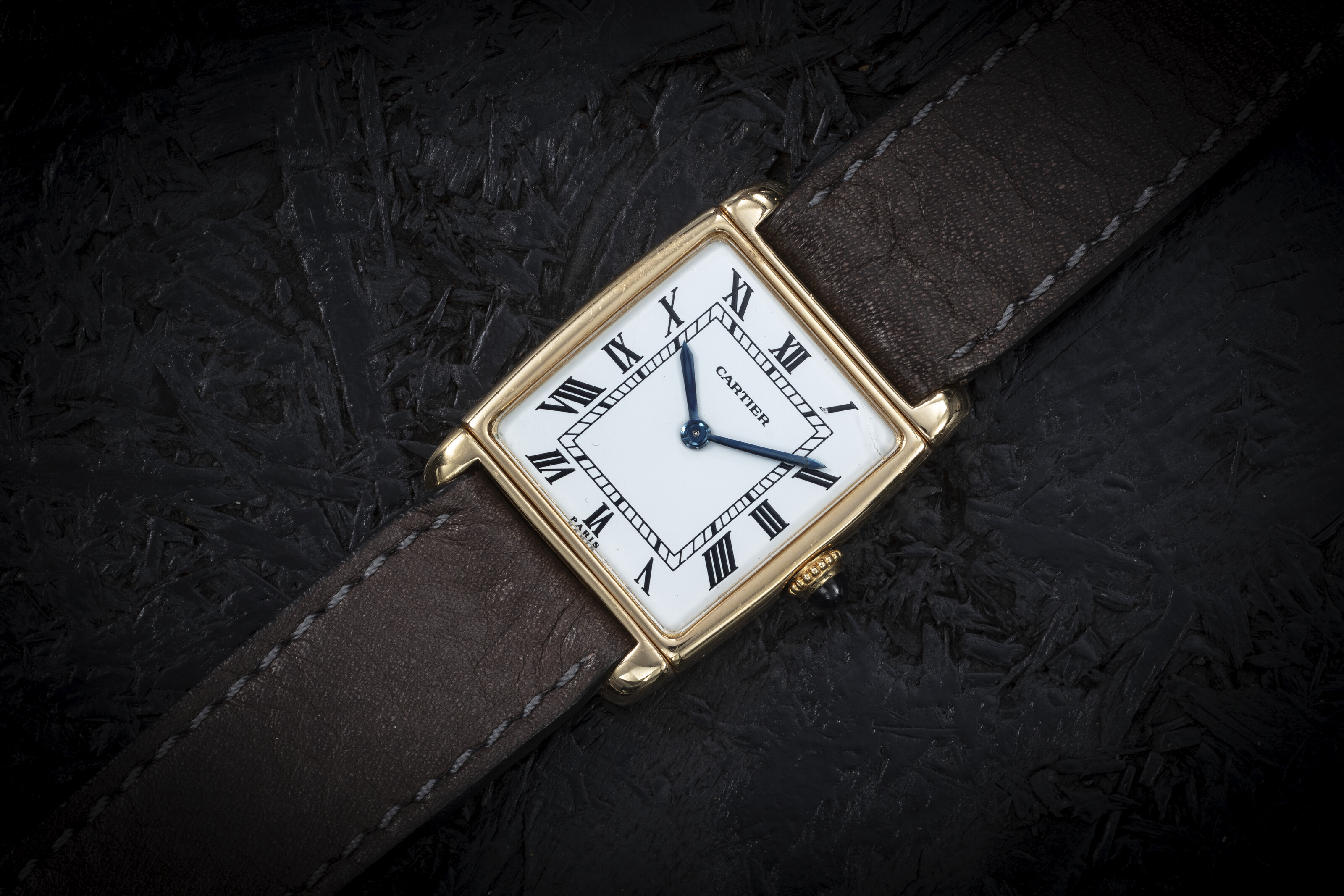 CARTIER PARIS, TANK 'REVERSO', A FINE MANUAL-WINDING GOLD