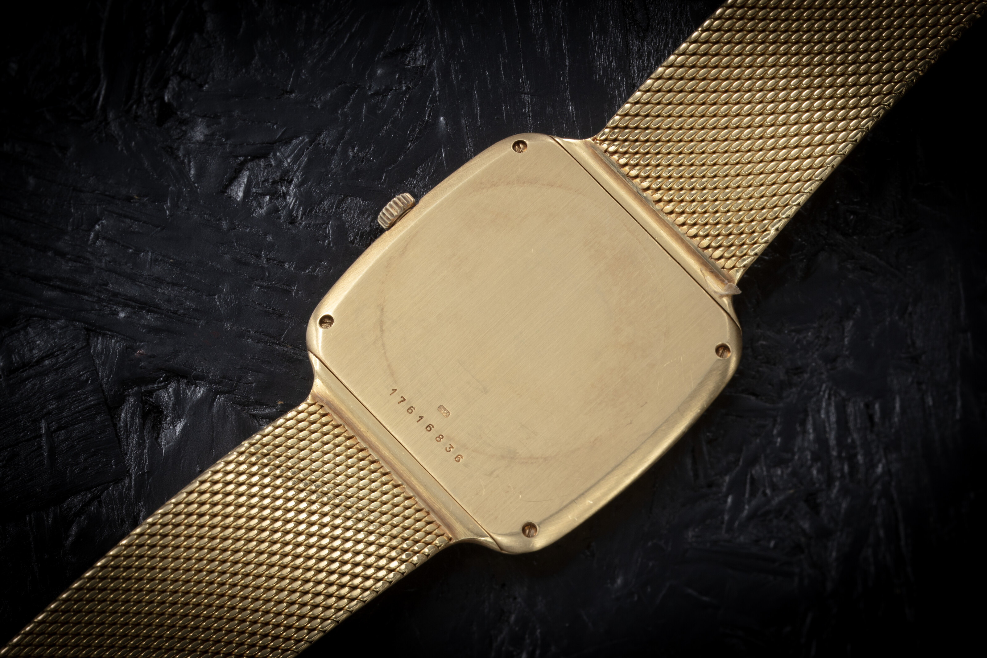 LONGINES, REF. 9420, A FINE GOLD SQUARE WRISTWATCH WITH BRACELET