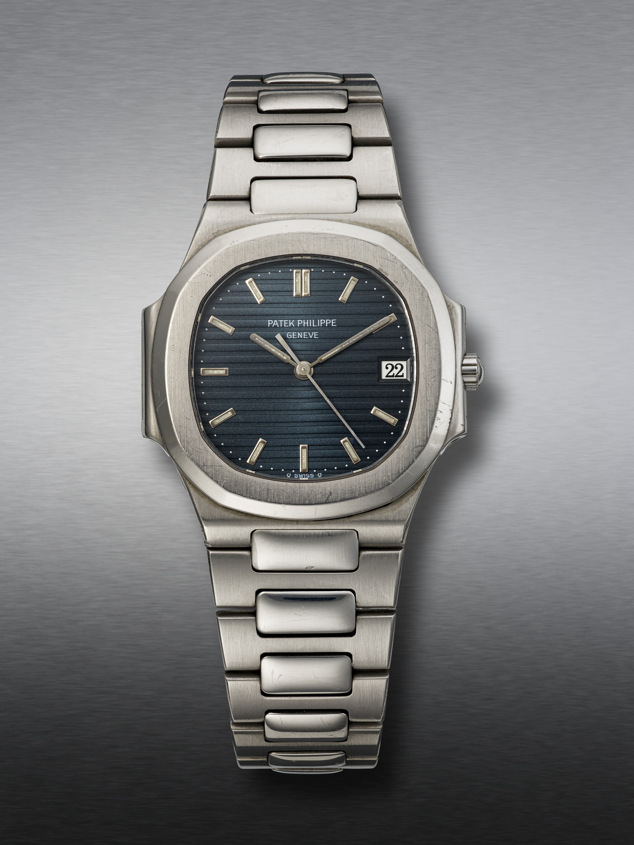 PATEK PHILIPPE STAINLESS STEEL NAUTILUS REF. 3900