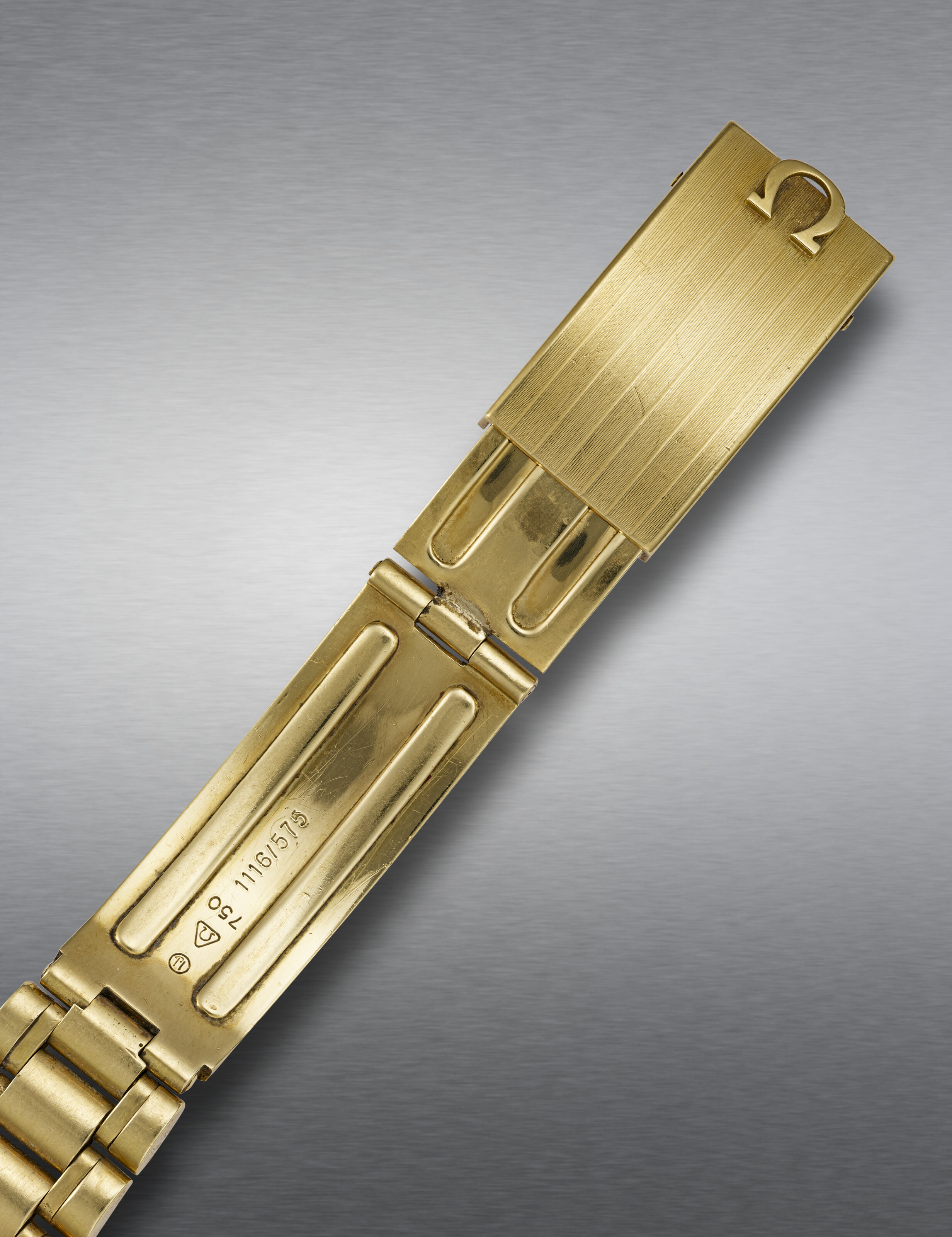 Omega 1116 bracelet top