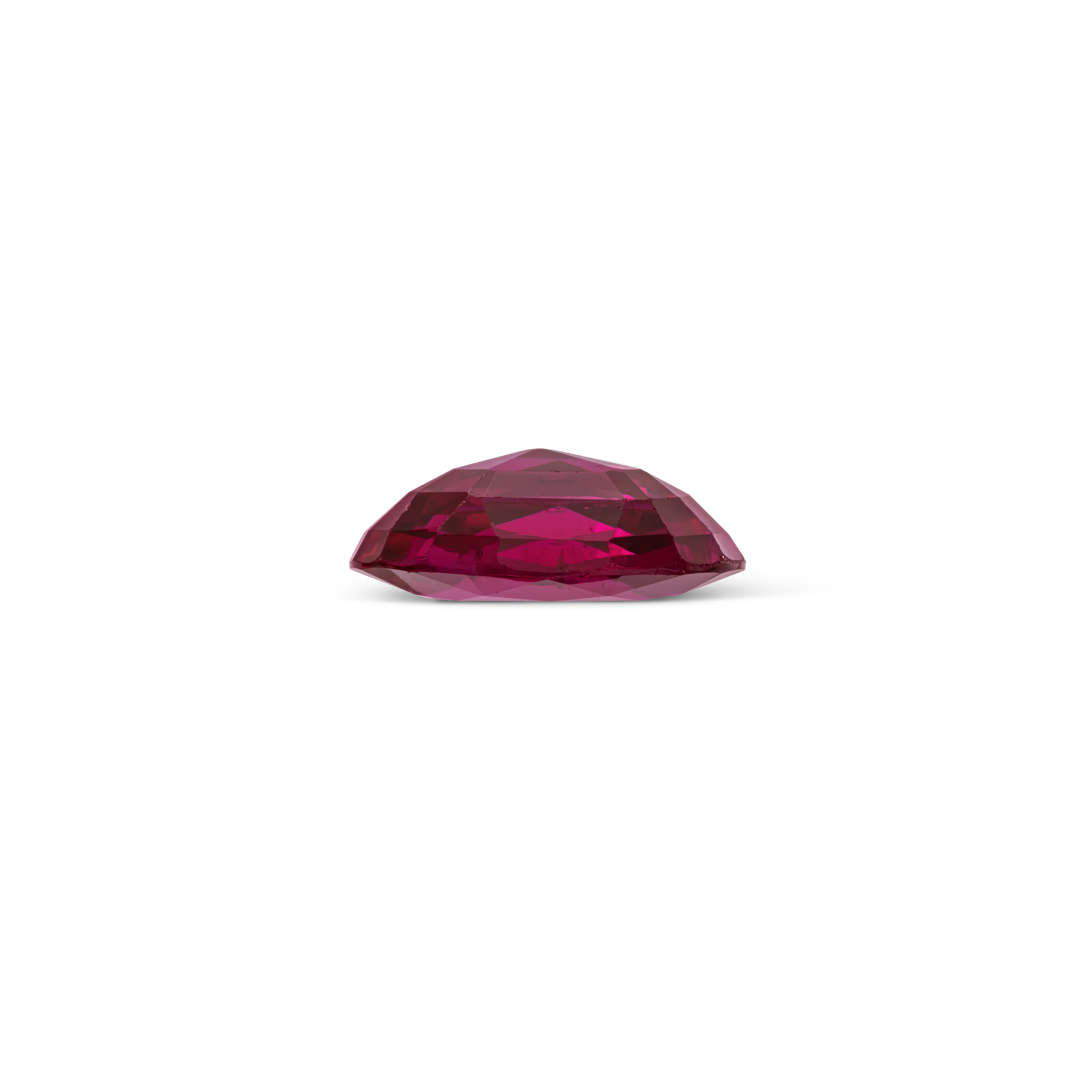 RARE ! RUBIS ROUGE POURPRE ETOILE DE GUINEE DE 13,46 CARATS