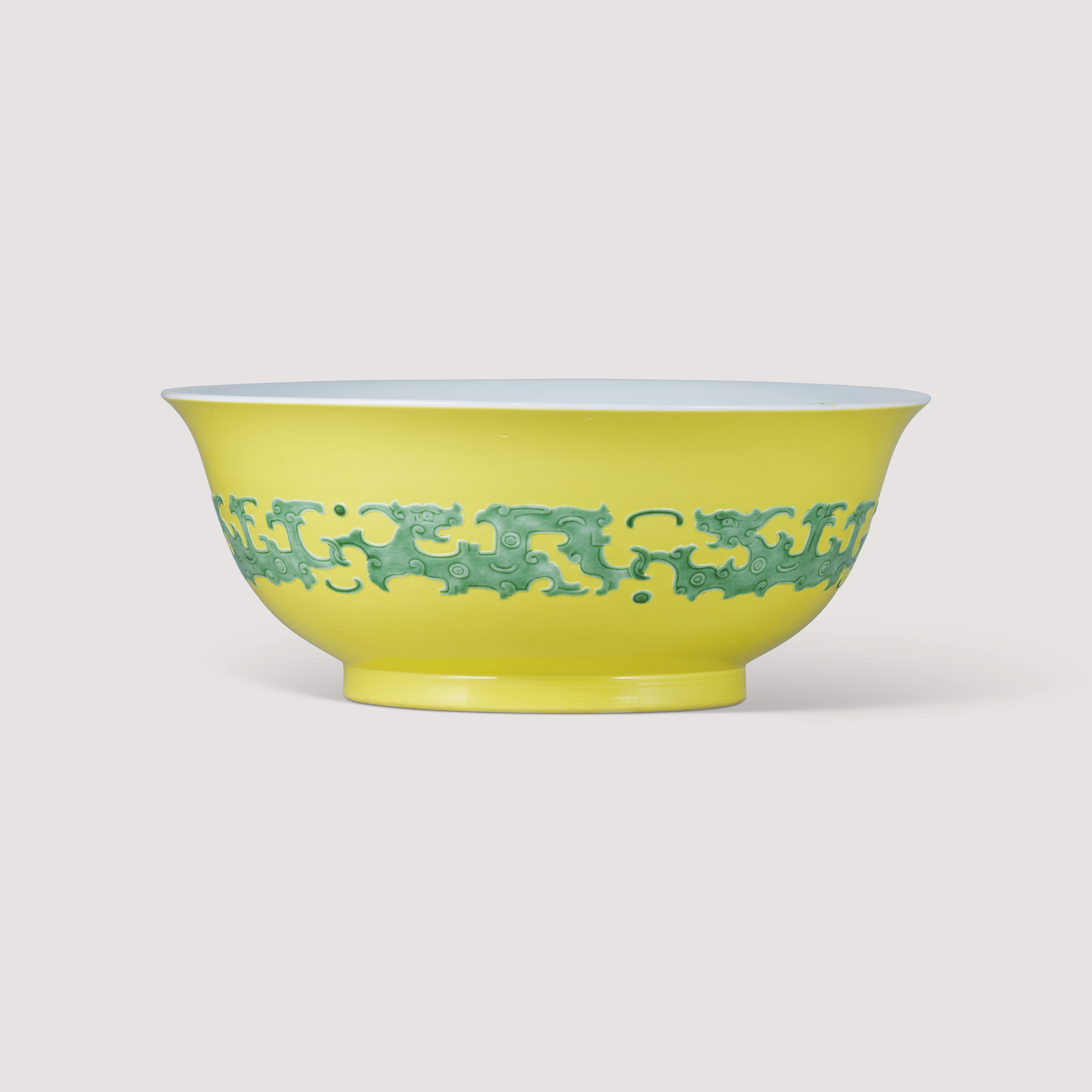 清雍正鬥彩海水異獸紋「天」字罐, YONGZHENG PERIOD (1723-1735