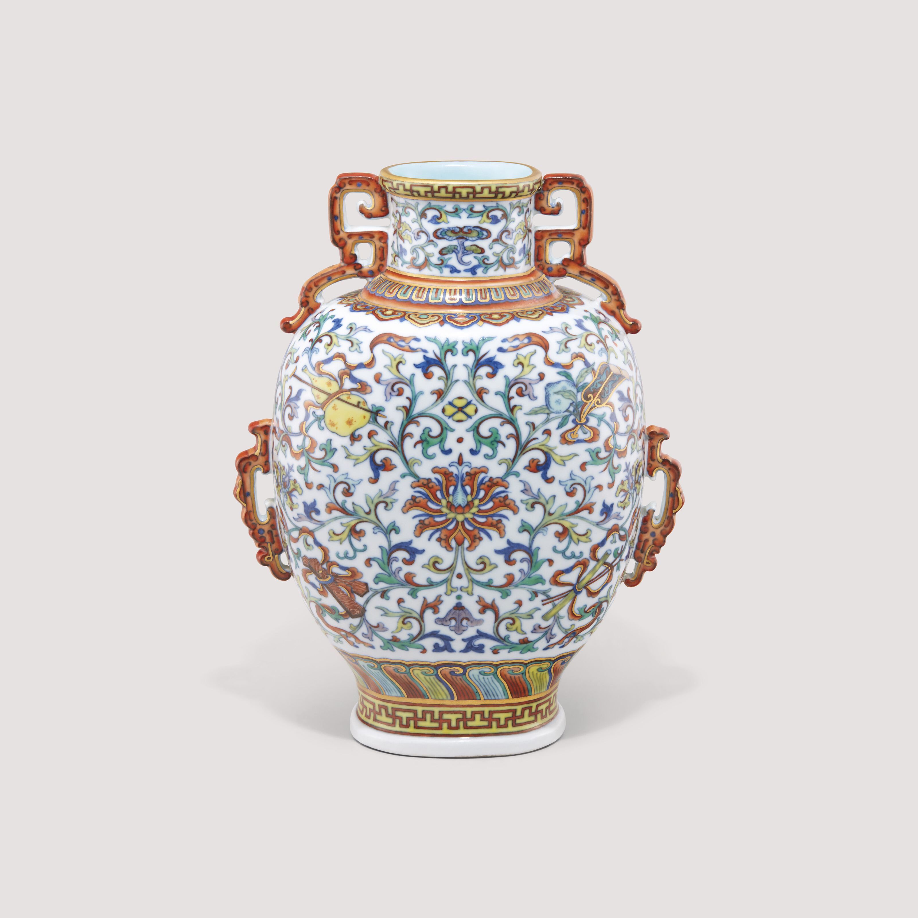 清雍正鬥彩海水異獸紋「天」字罐, YONGZHENG PERIOD (1723-1735