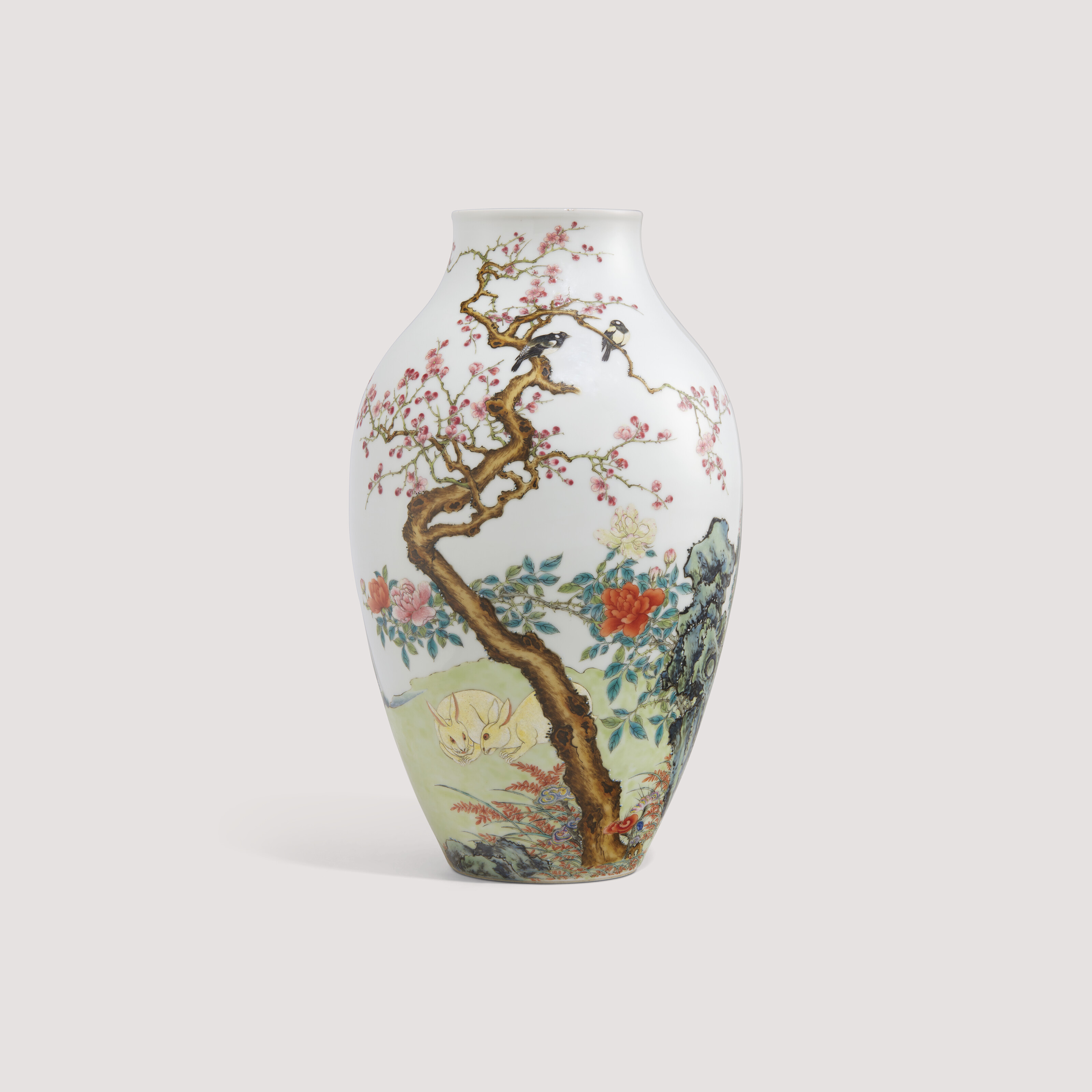 清雍正鬥彩海水異獸紋「天」字罐, YONGZHENG PERIOD (1723-1735
