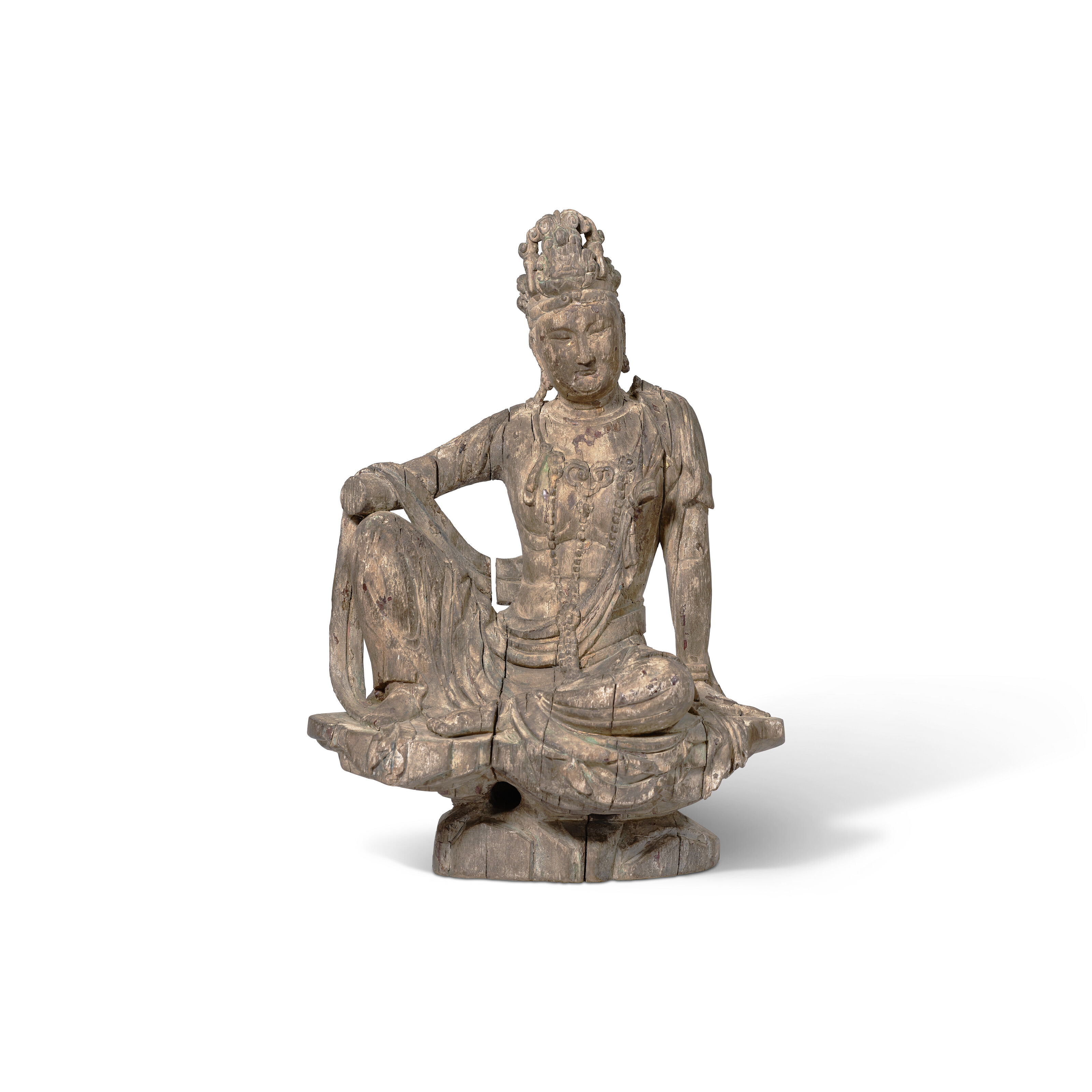 A GILT BRONZE FIGURE OF SEATED BUDDHA, TANG DYNASTY (AD 618