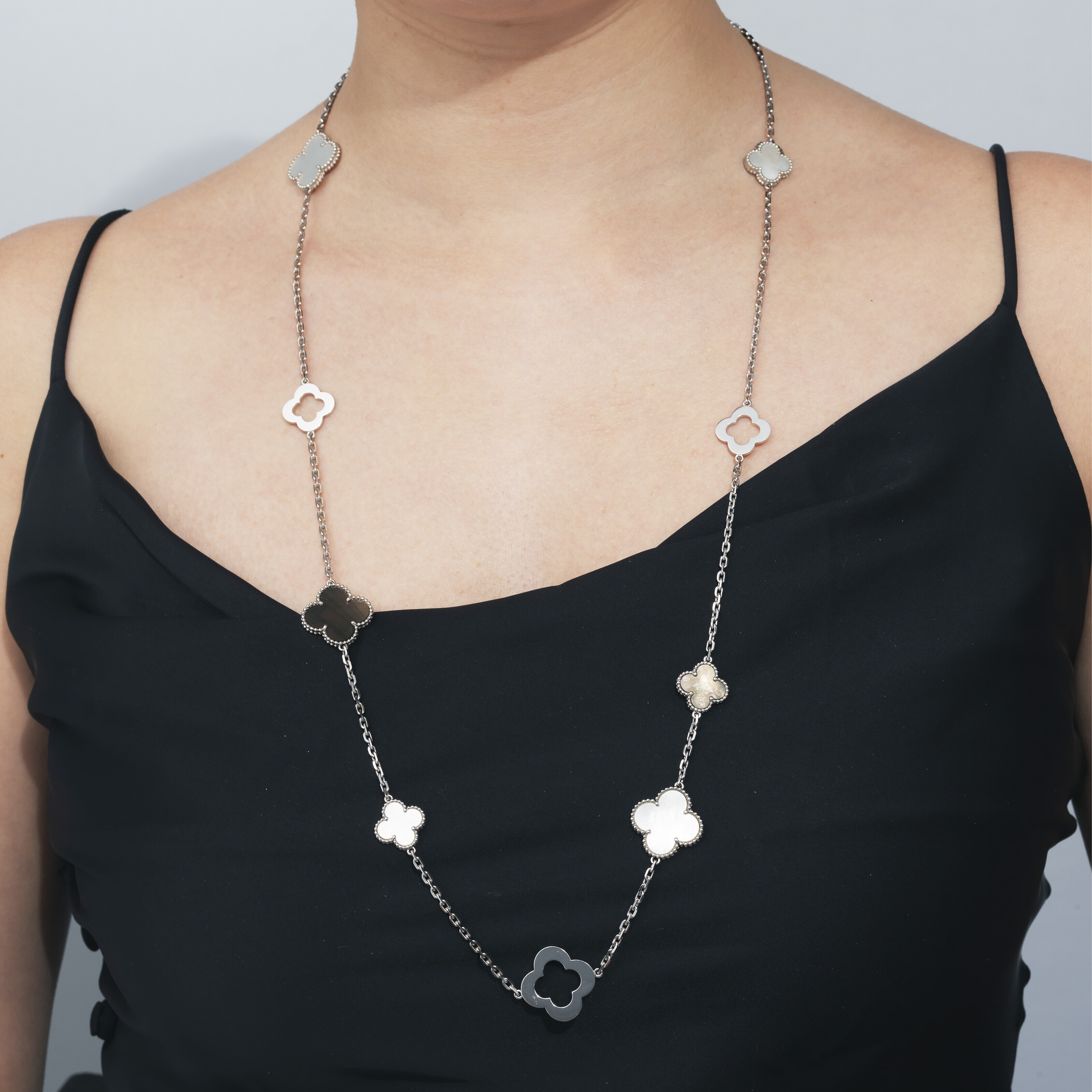 VAN CLEEF ARPELS MOTHER-OF-PEARL 'MAGIC ALHAMBRA' NECKLACE