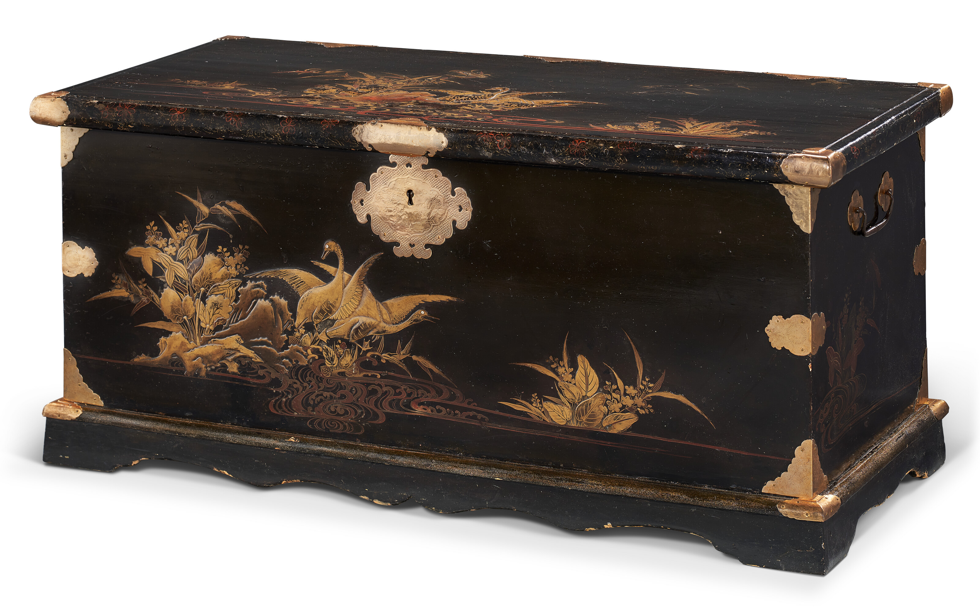 A JAPANESE EXPORT BLACK-AND-GILT LACQUER COFFER, EARLY EDO PERIOD