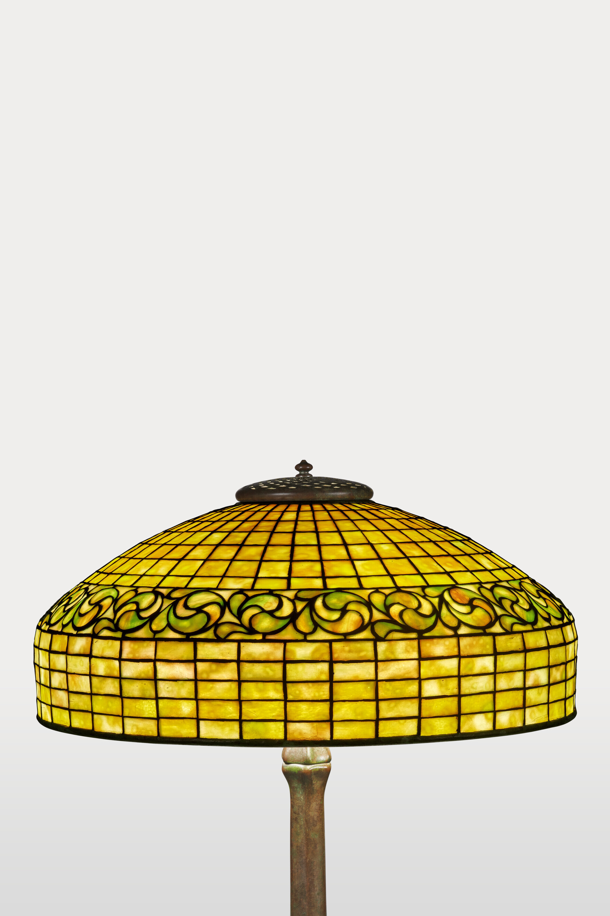 TIFFANY STUDIOS, 'Lemon Leaf' Table Lamp, circa 1905