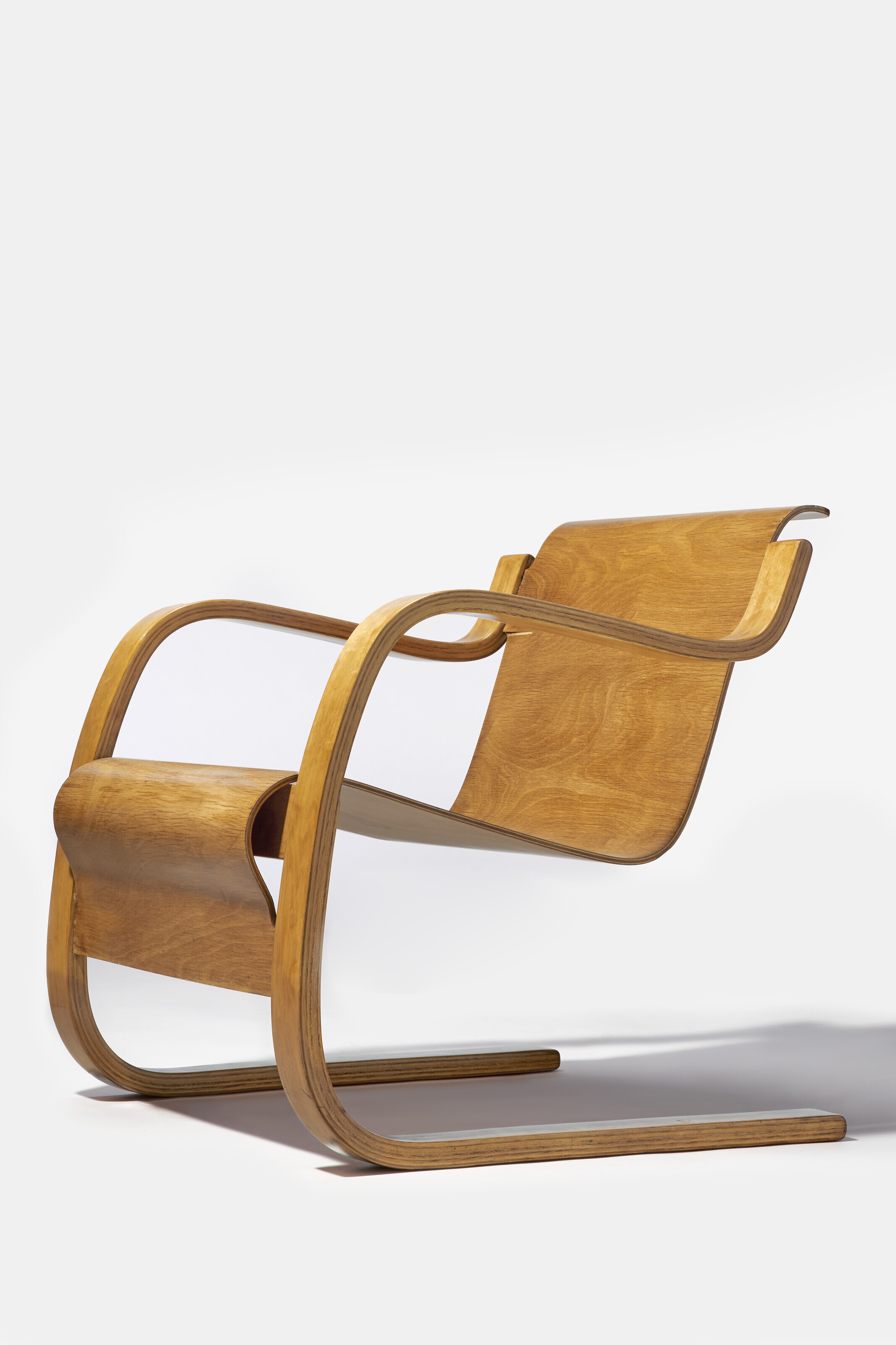 ALVAR AALTO (1898-1976), Cantilevered Armchair, Model No. 31