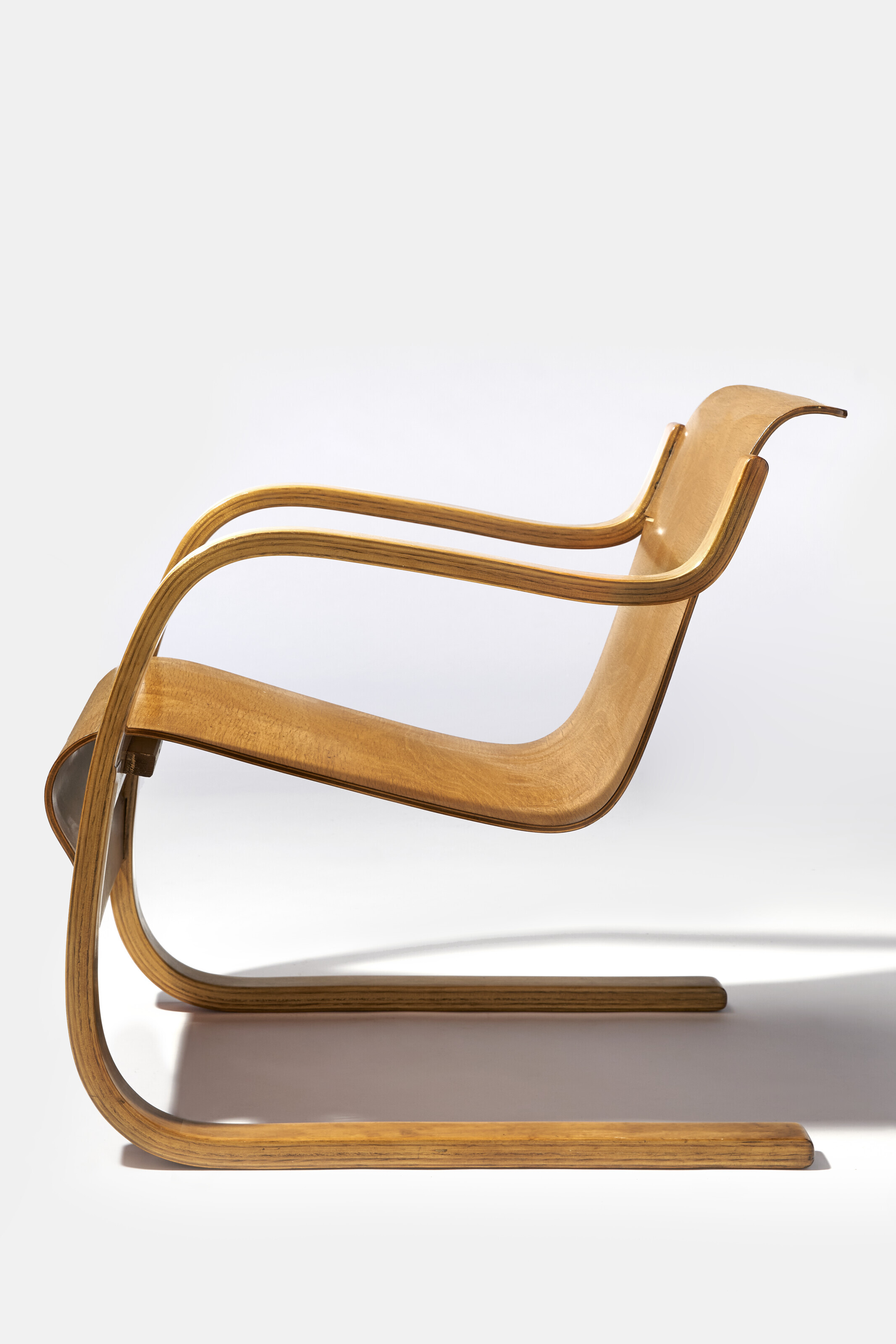 ALVAR AALTO (1898-1976), Cantilevered Armchair, Model No. 31