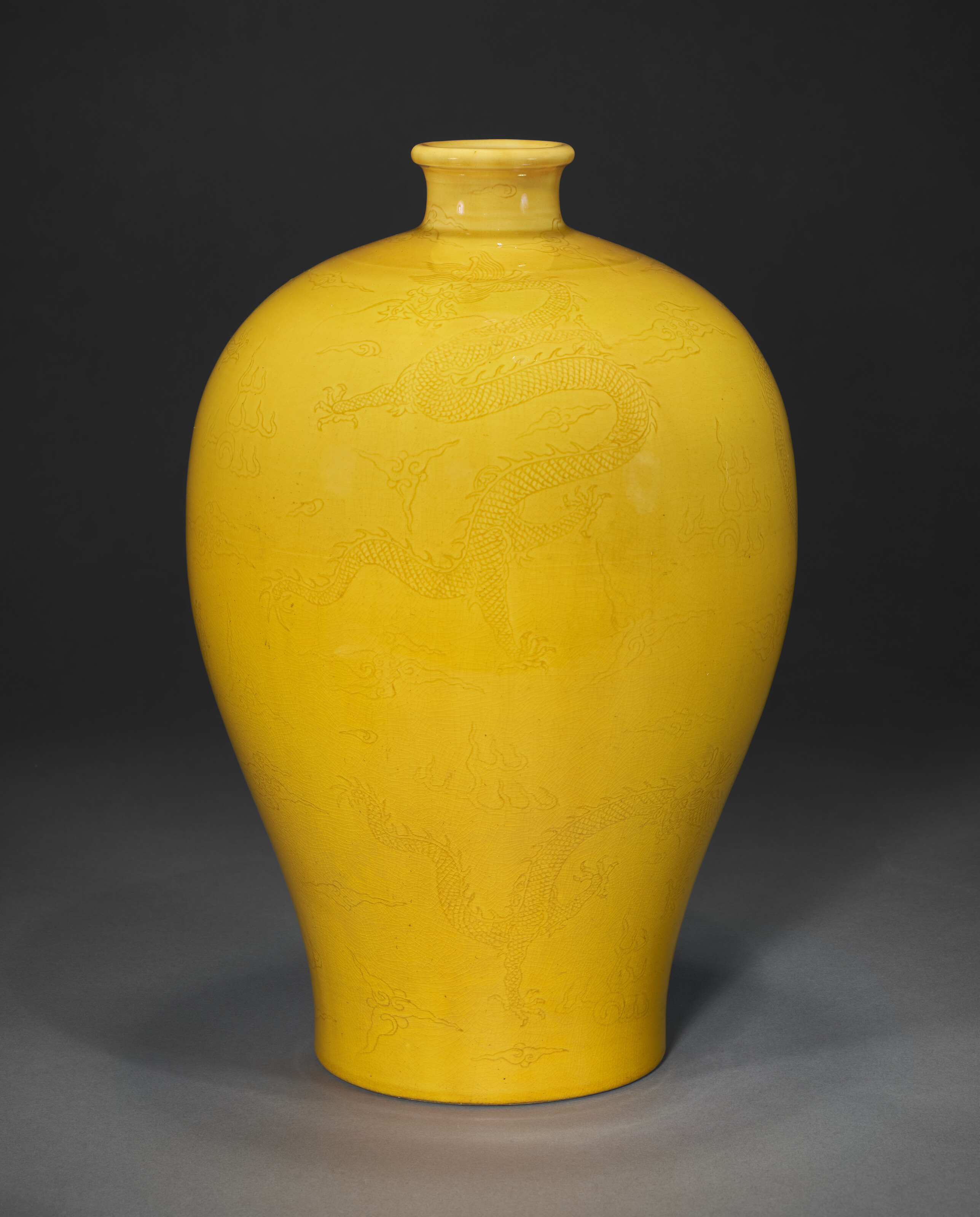 A RARE PAIR OF SMALL LEMON-YELLOW-ENAMELED DISHES, YONGZHENG SIX