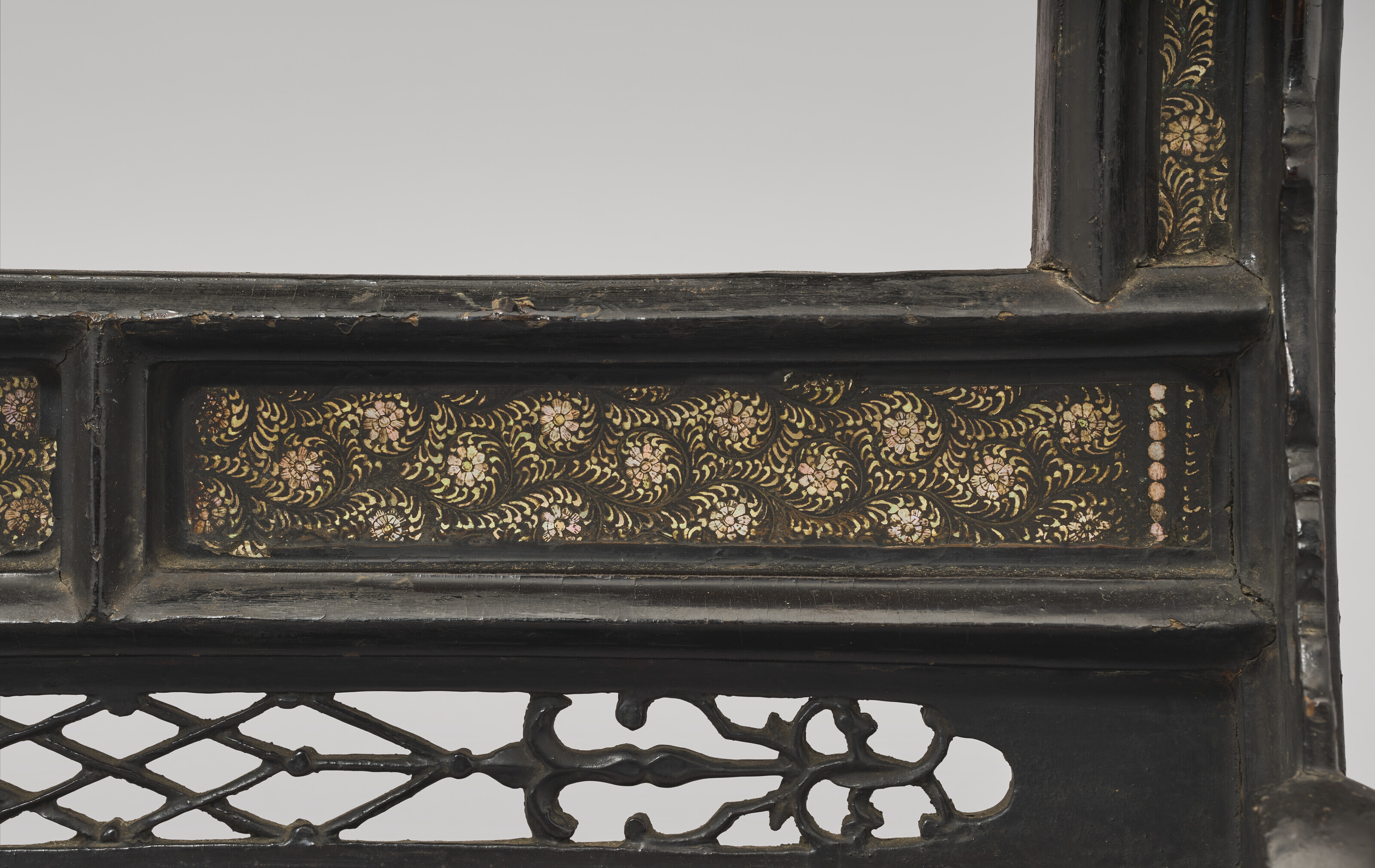 A MOTHER-OF-PEARL INLAID LACQUER BELL STAND, MOTHER-OF-PEARL