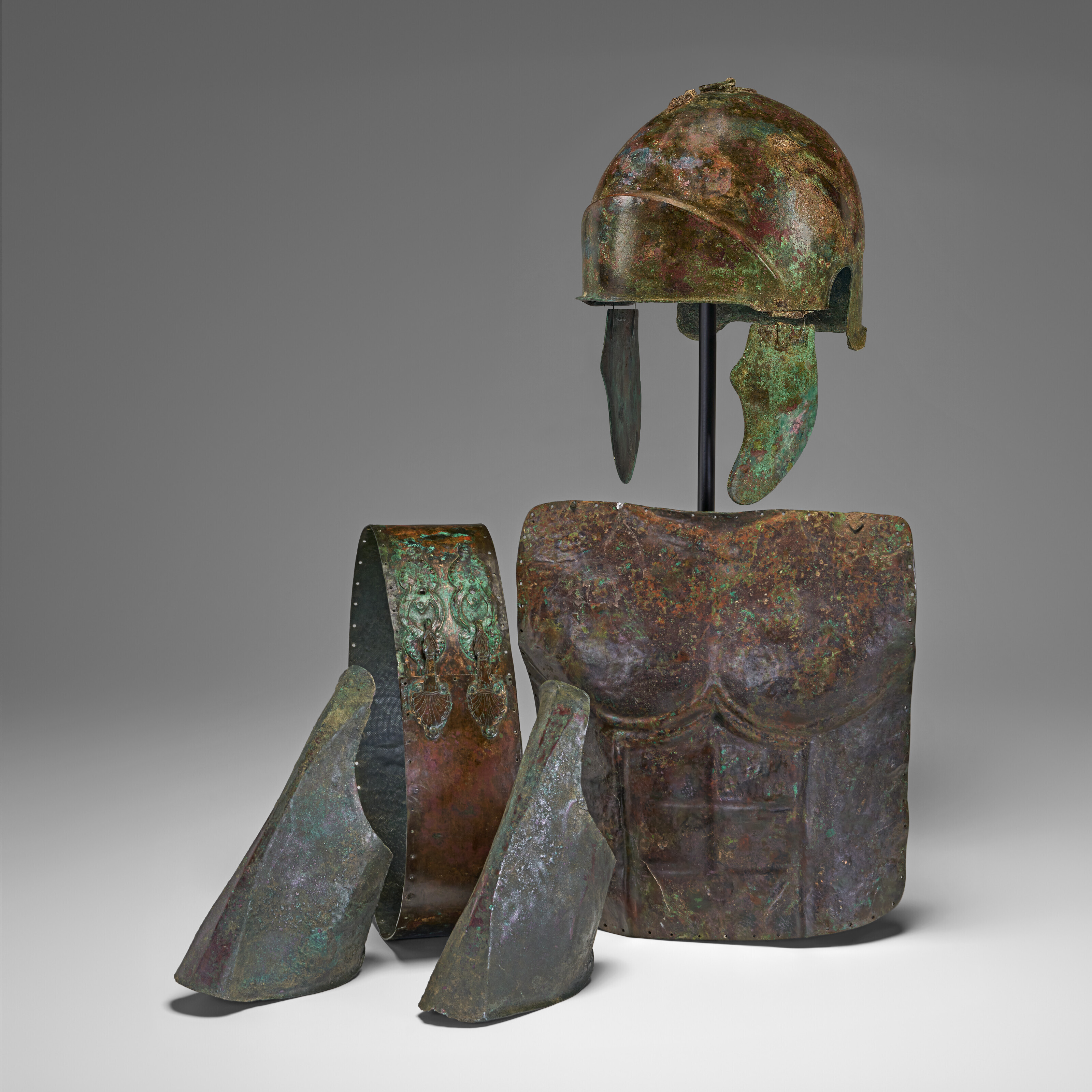 AN ITALIC BRONZE MONTEFORTINO HELMET, CIRCA 300-200 B.C. | Christie's