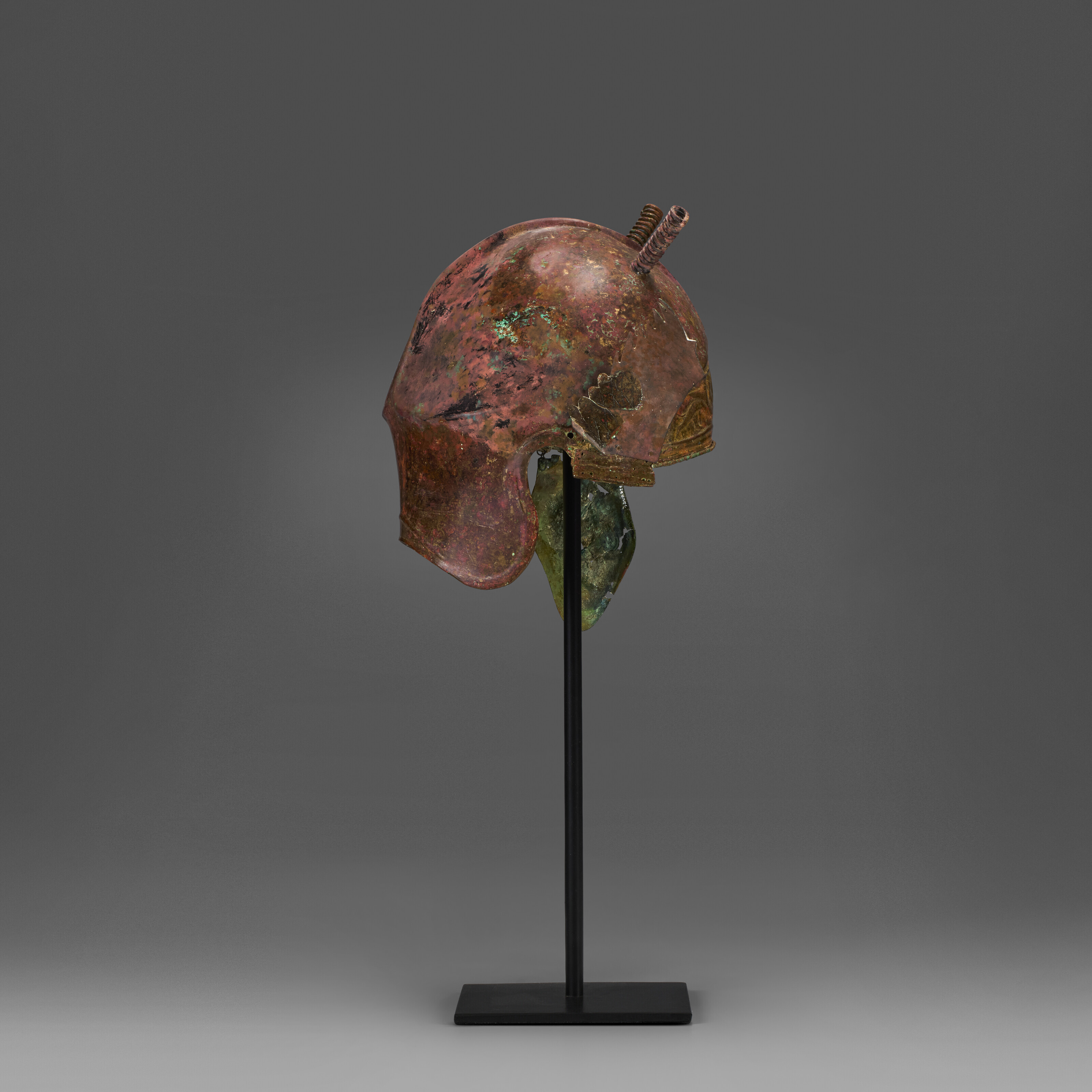 A SAMNITE BRONZE WARRIOR'S PANOPLY, LATE CLASSICAL TO EARLY