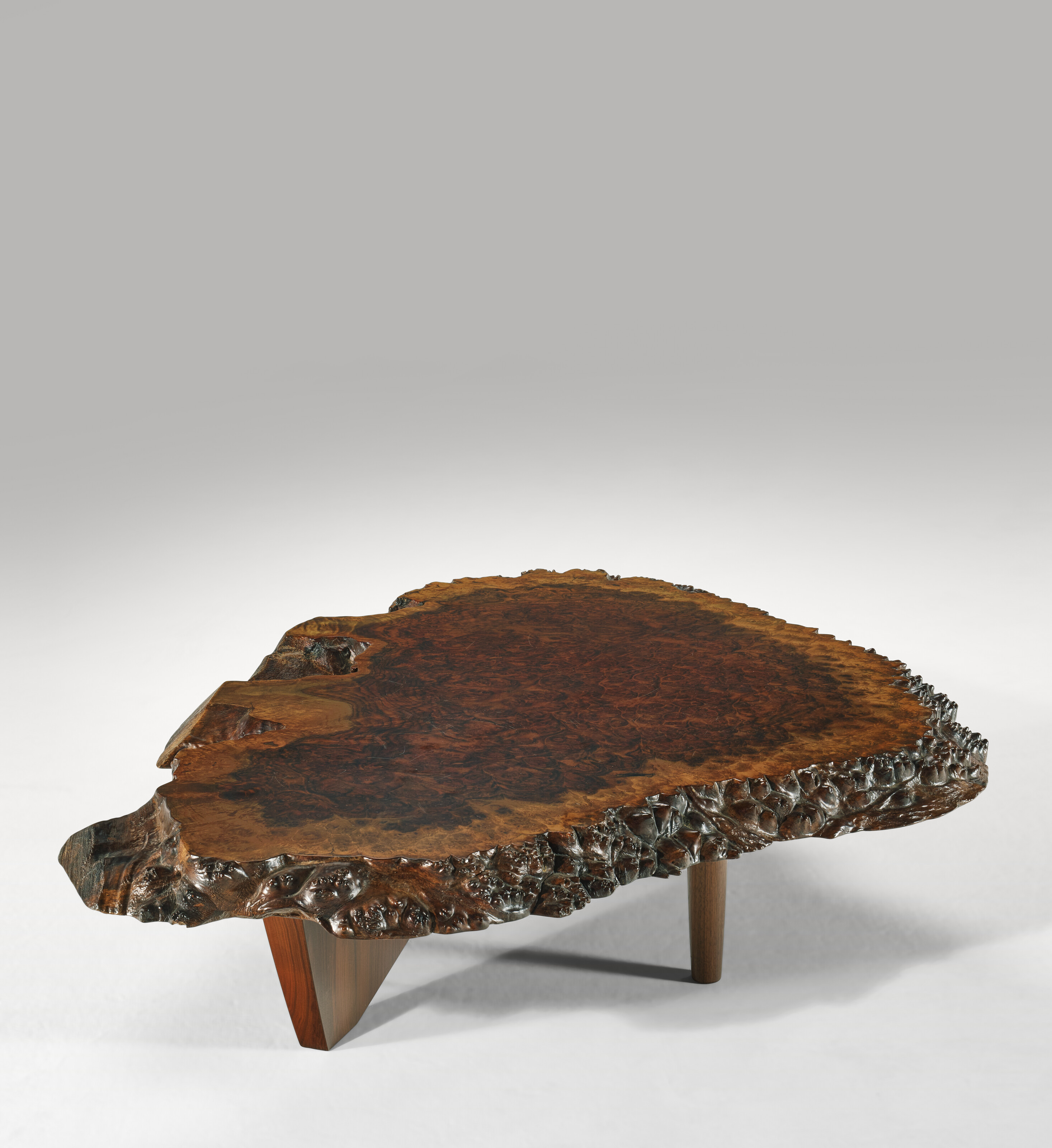 Walnut Object 検)e Nakashima GEORGE NAKASHIMA (1905-1990), Important 'Conoid' Low Table, circa