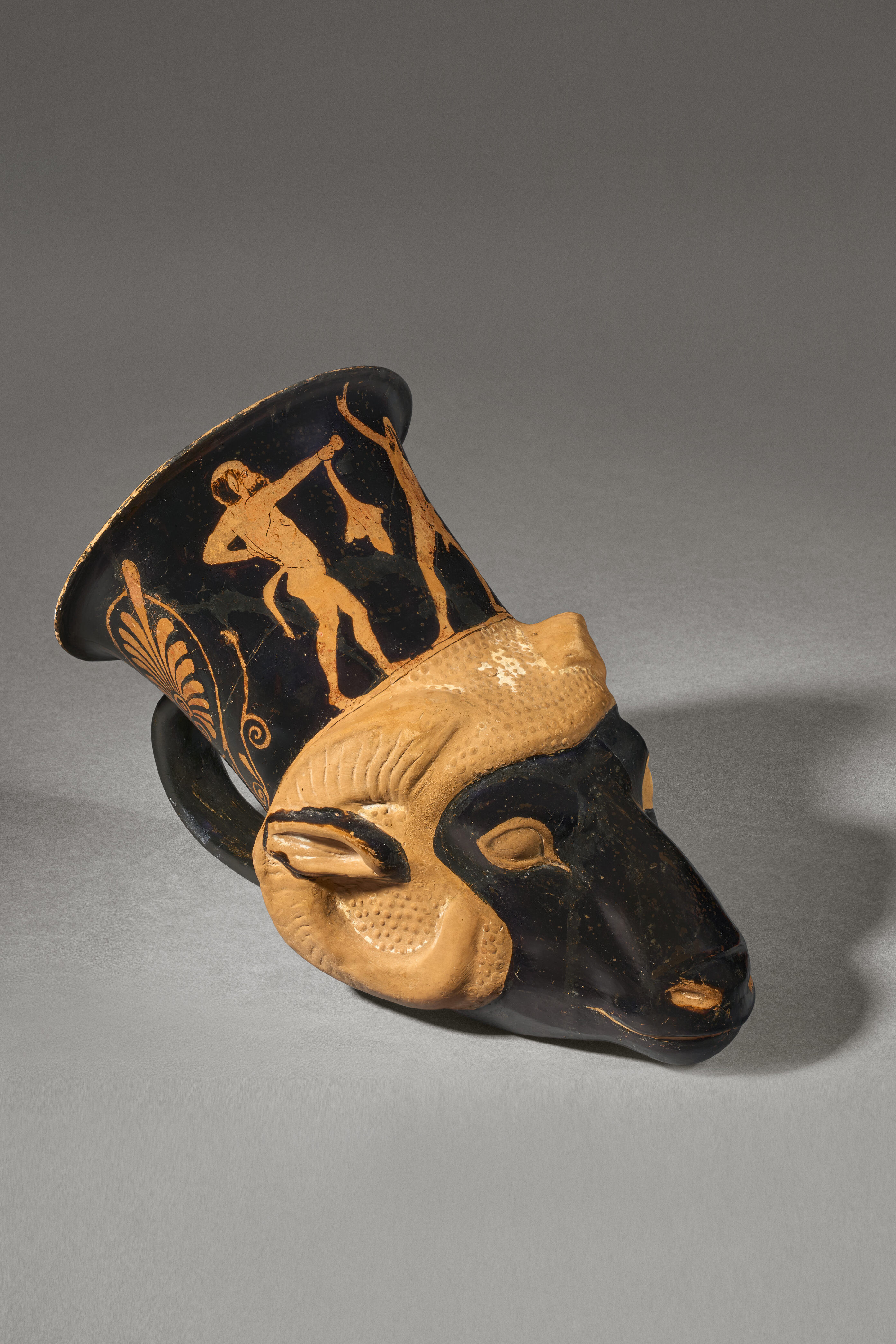AN ATTIC RED-FIGURED PELIKE, ATTRIBUTED TO THE ACHILLES PAINTER