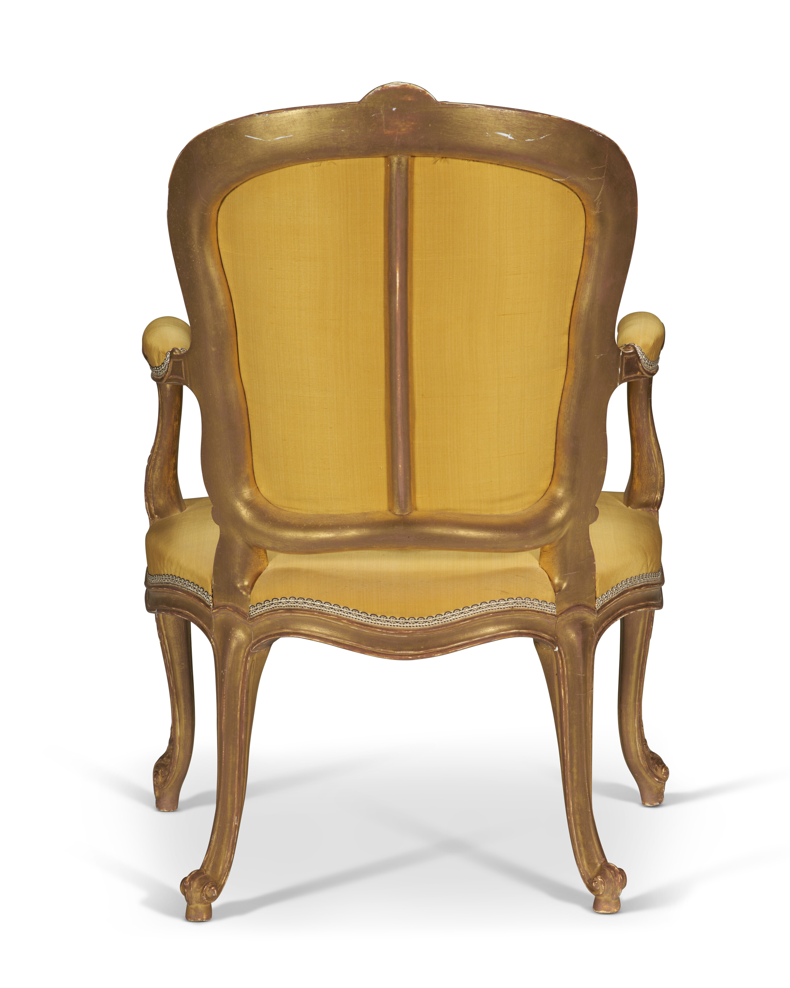 A GEORGE III GILTWOOD ARMCHAIR, ATTRIBUTED TO THOMAS CHIPPENDALE