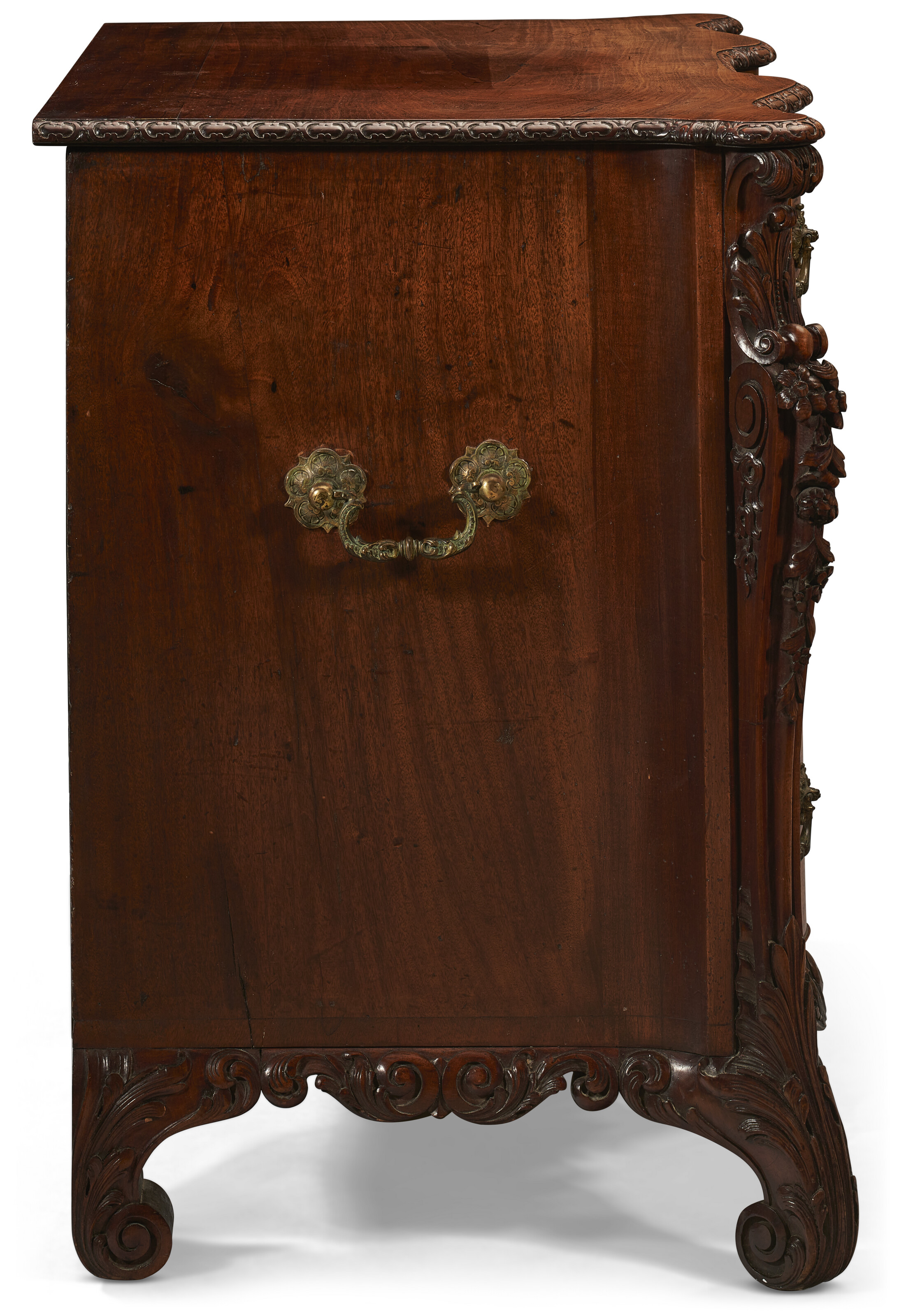 ◇CHRISTIE’Sオークションカタログ 2002年 ニューヨーク◇ A GEORGE III MAHOGANY COMMODE, POSSIBLY BY WRIGHT AND ELWICK, LATE