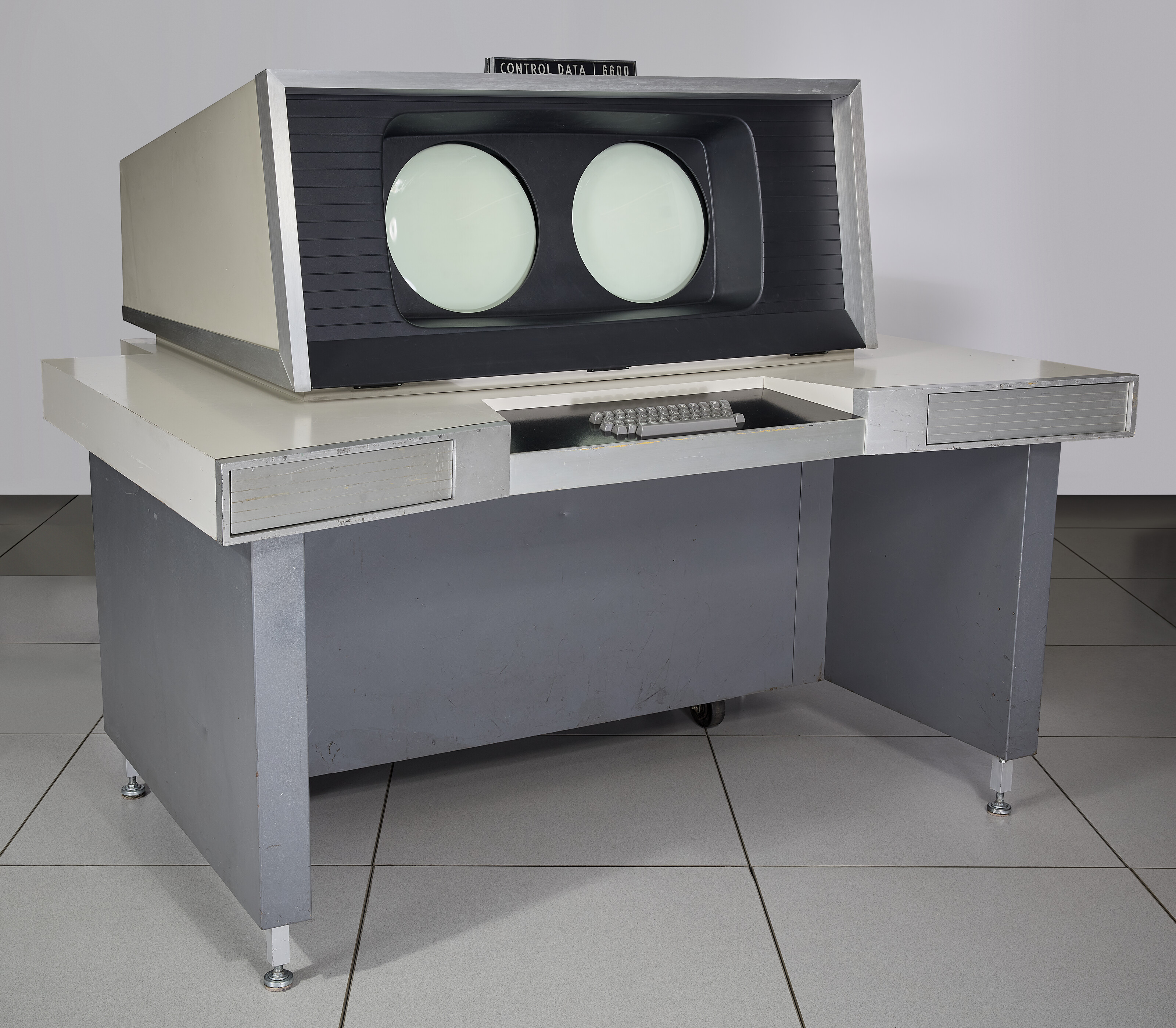 A CDC DD60A CONSOLE, CONTROL DATA CORPORATION, 1971 | Christie's