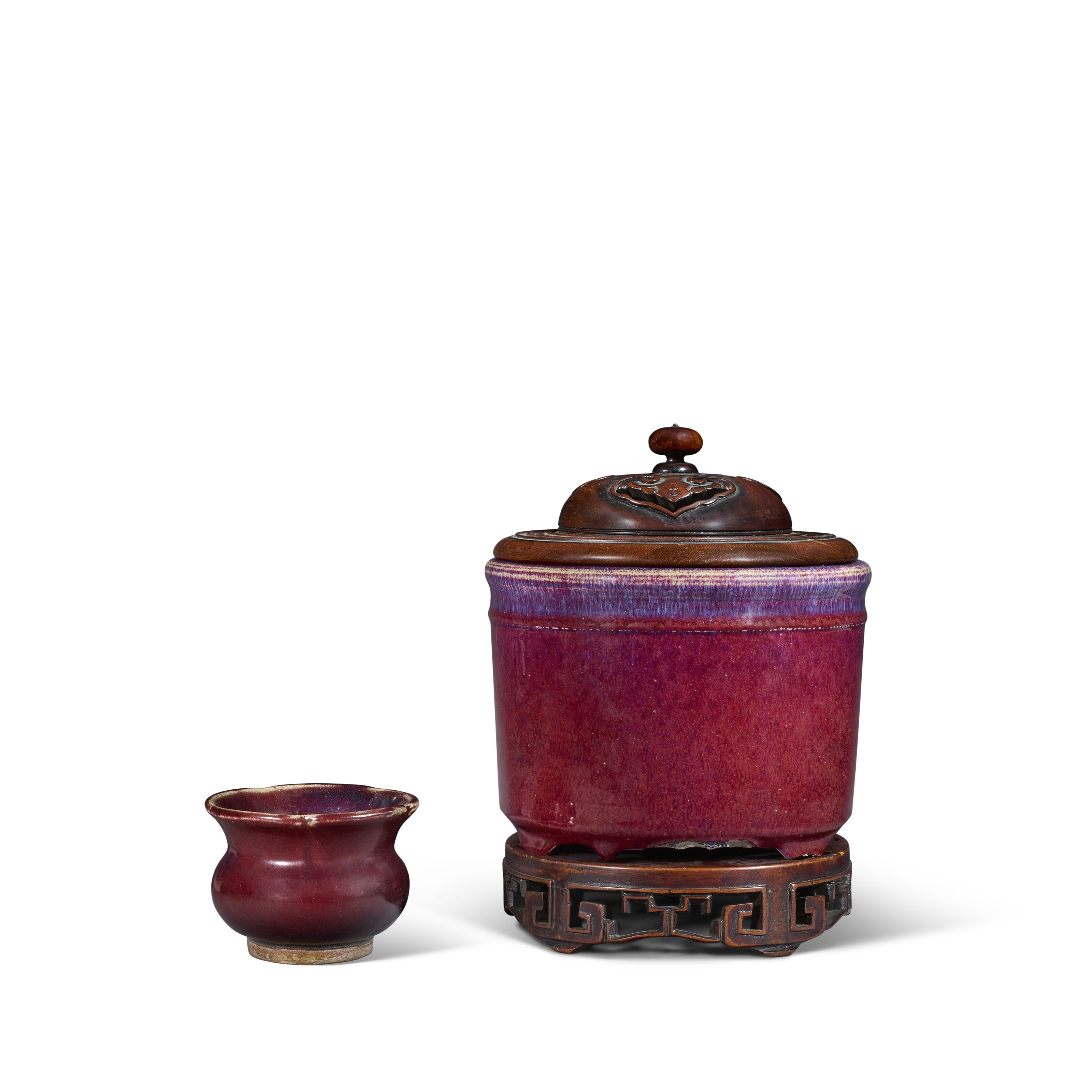 清光绪矾红云龙赶珠纹盘青花六字楷书款, CHINA, QING DYNASTY