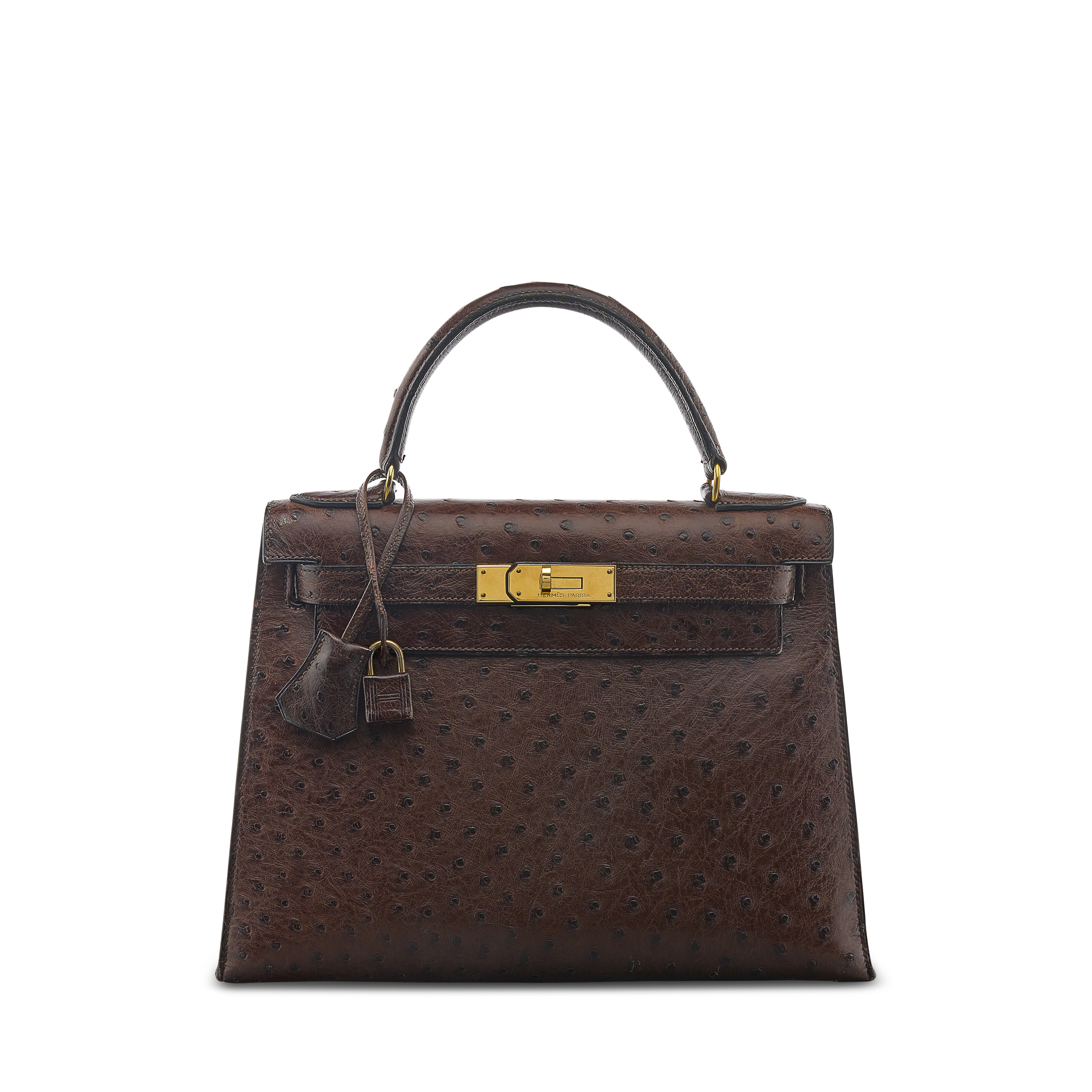 A MARRON FONCÉ OSTRICH SELLIER KELLY 28 WITH GOLD HARDWARE, HERMÈS