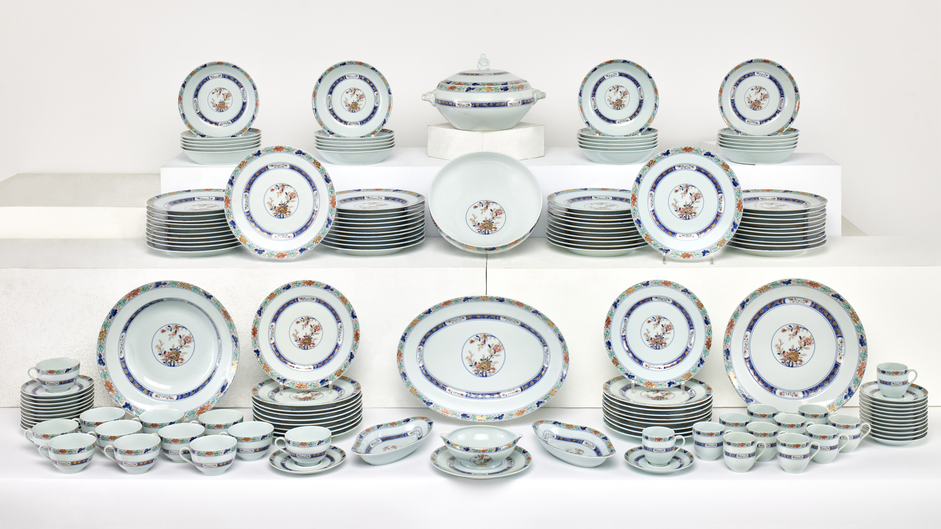 SERVICE DE TABLE en porcelaine de Limoges. Havilland EUR 250,00