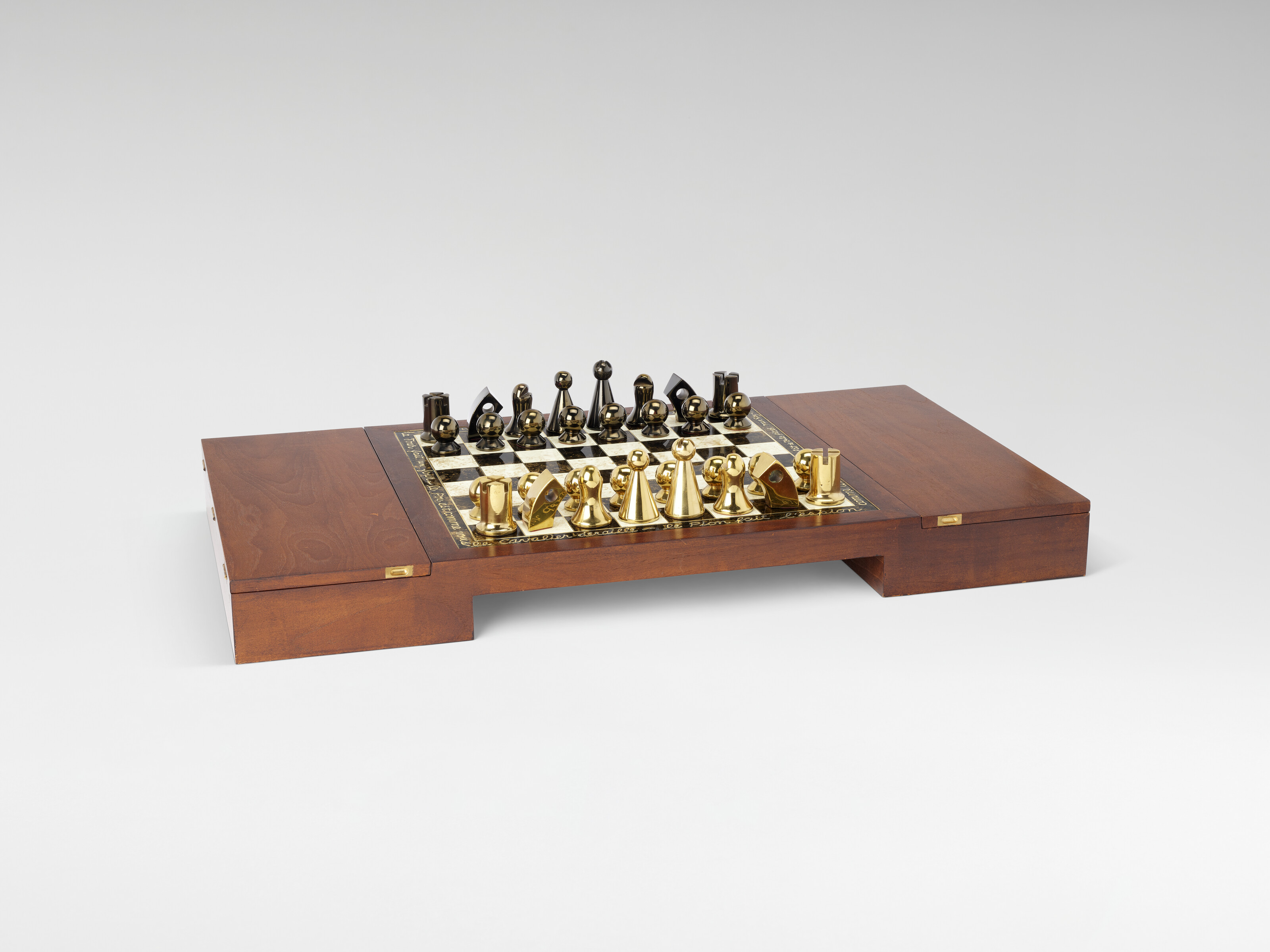 Man Ray, Chess set, executed between 1962 and 1966, offered in Man Ray dans la collection Marion Meyer on 11 April 2024 at Christie's in Paris