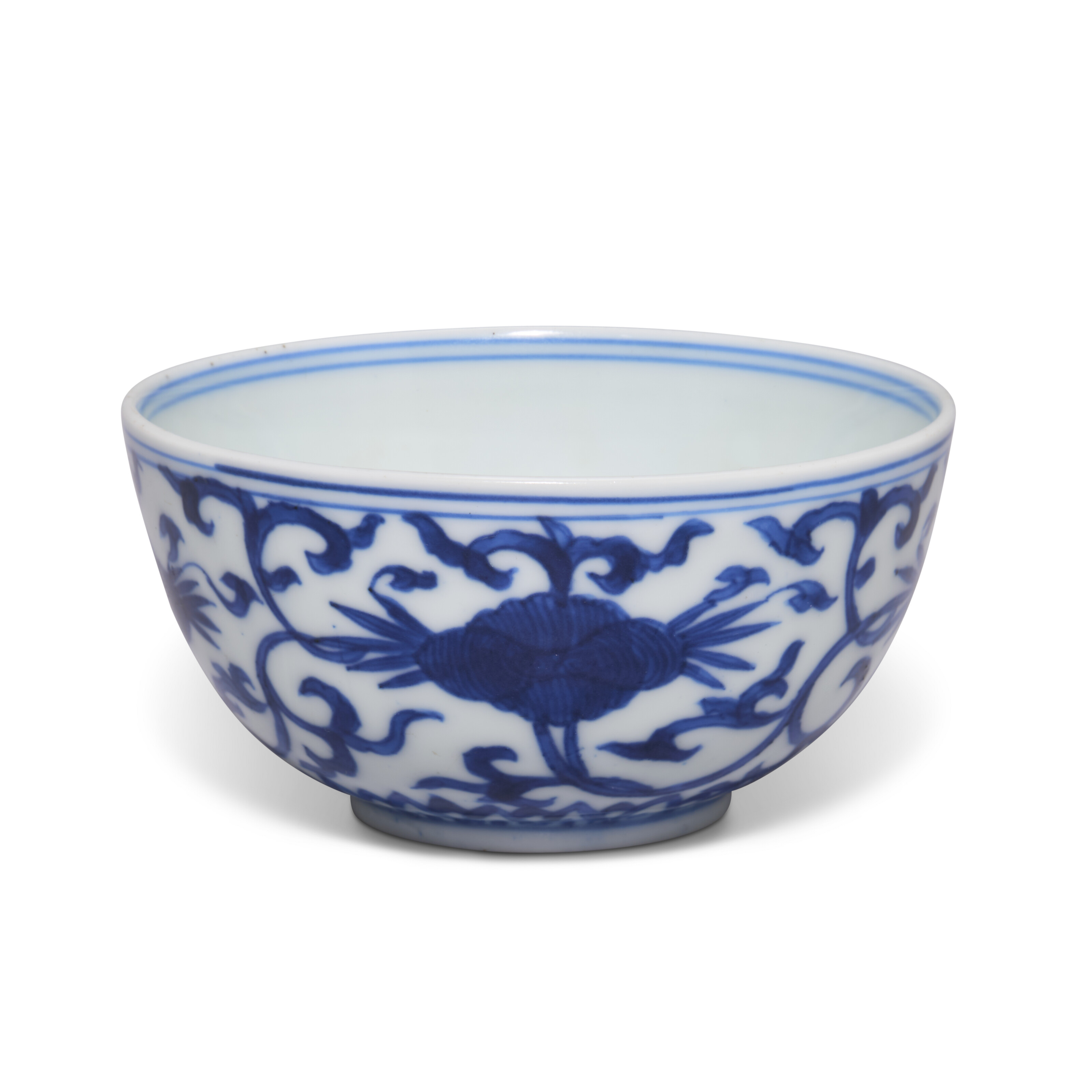 清康熙青花缠枝花卉纹碗「大明嘉靖年制」款, CHINA, QING DYNASTY