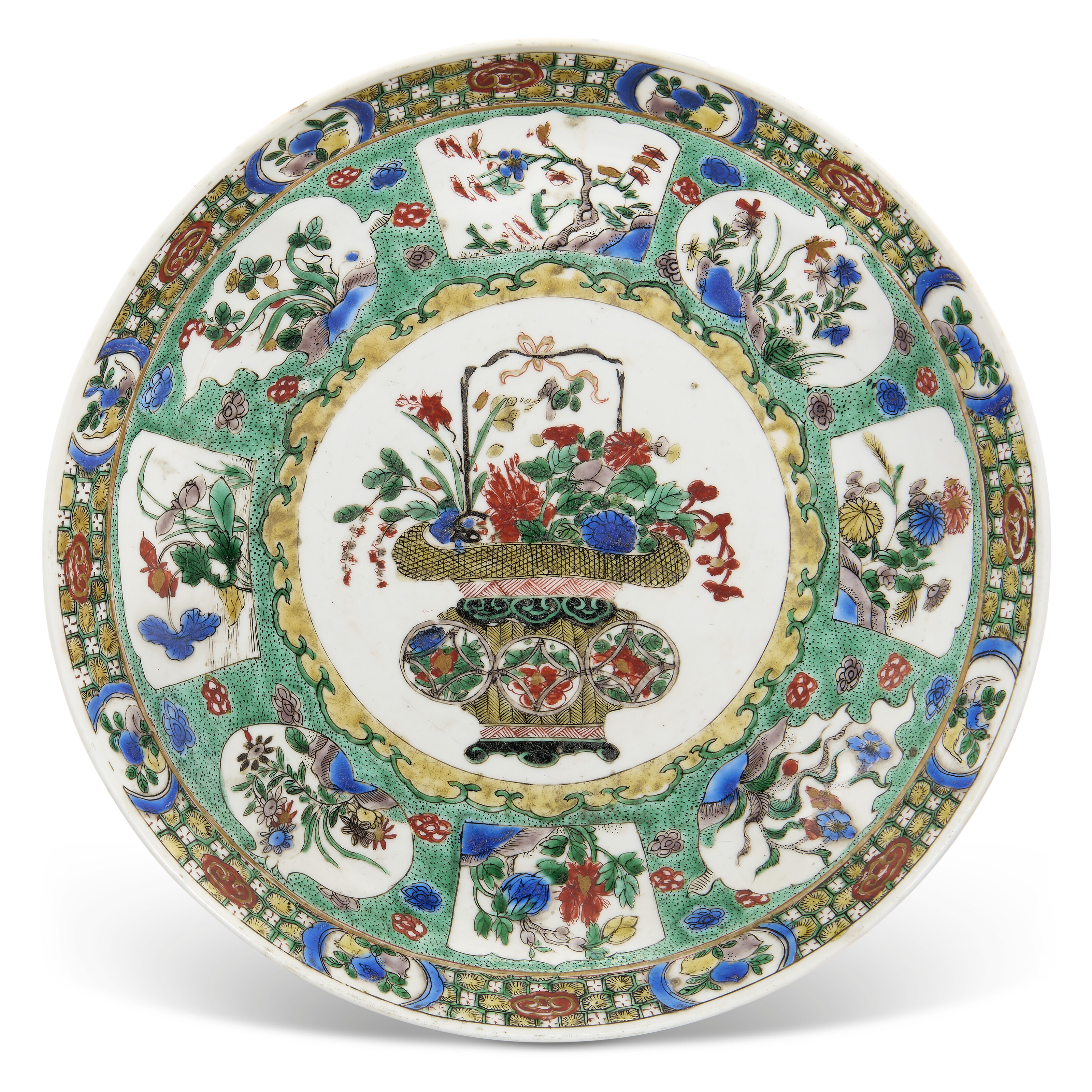 清康熙五彩花籃紋大盤一組兩件, CHINA, QING DYNASTY, KANGXI PERIOD