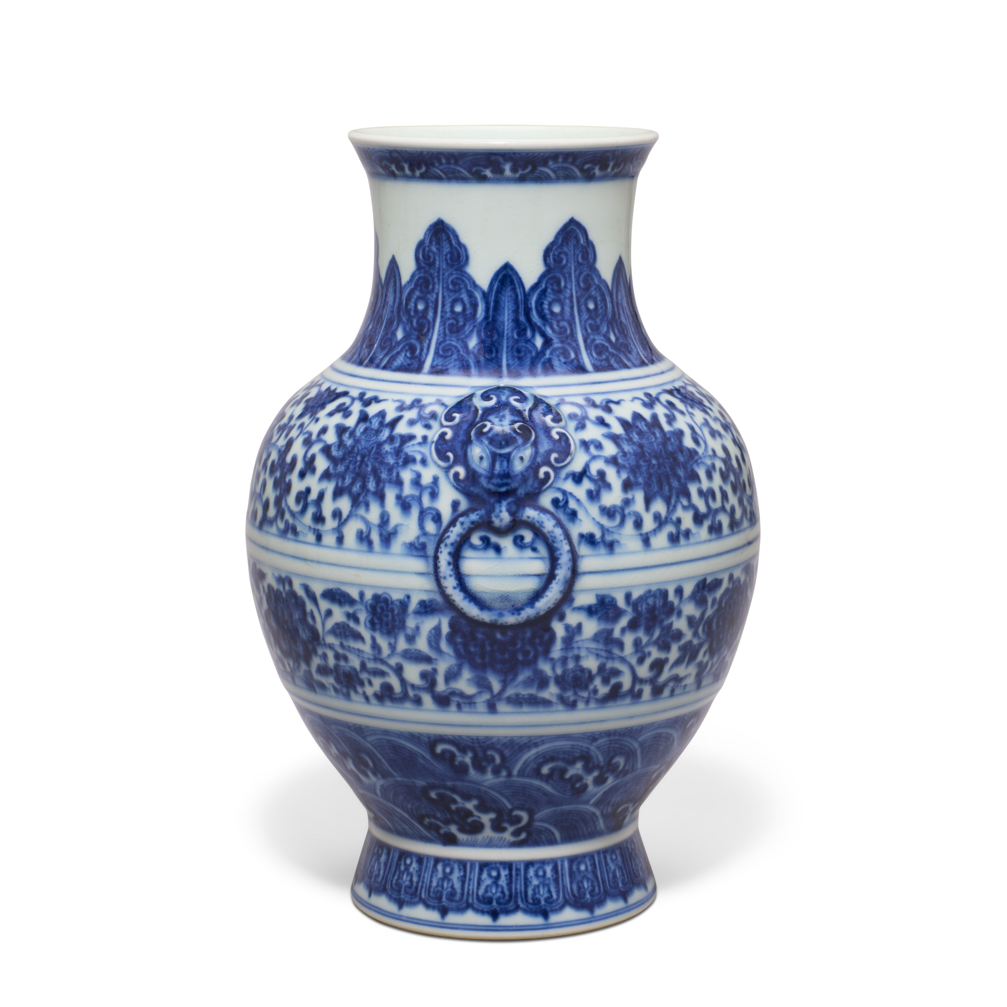 清乾隆青花纏枝蓮紋鋪首尊青花六字篆書款, CHINA, QING DYNASTY