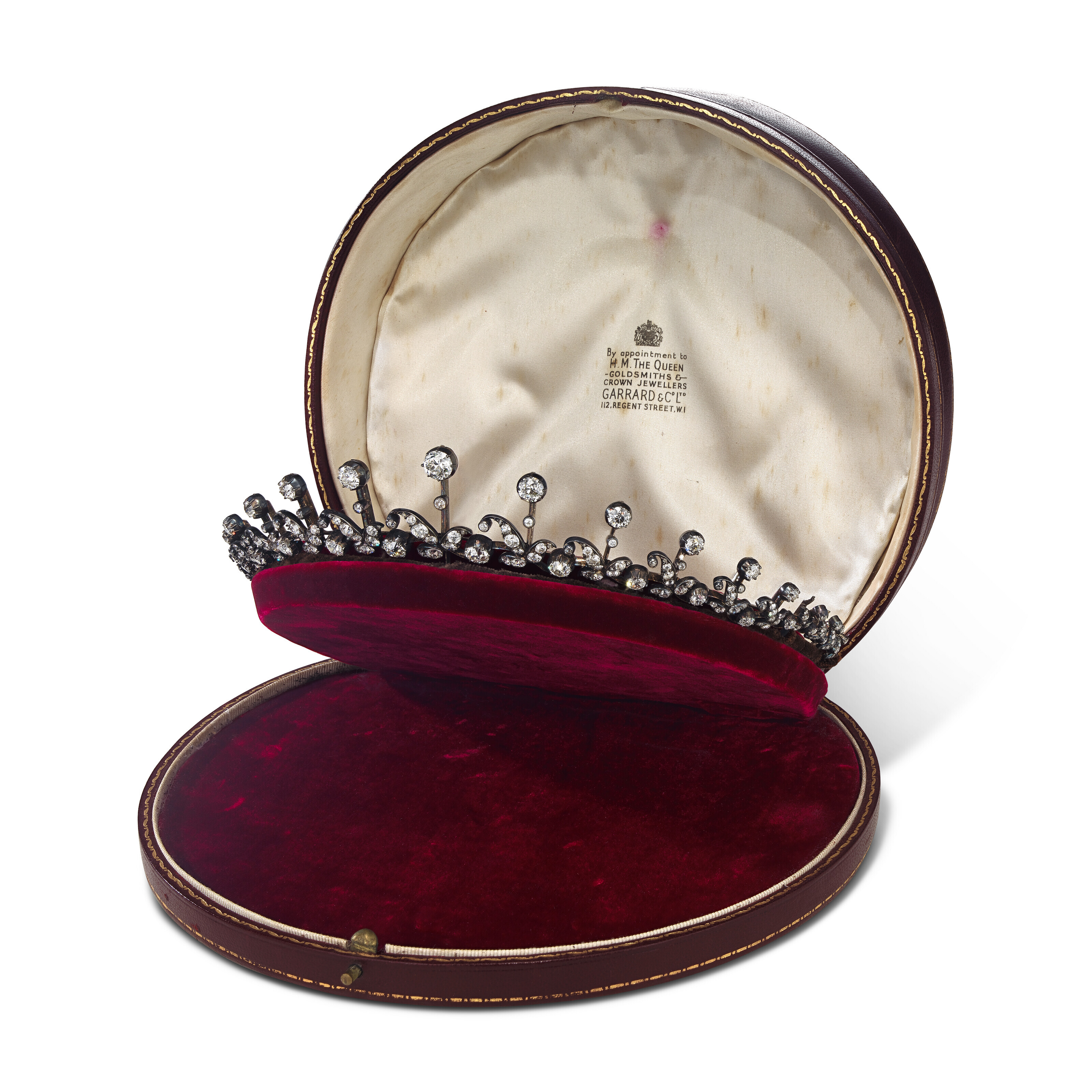 TIARAS 輝かしい歴史 7 Standout Tiaras in Sotheby's Platinum Jubilee Exhibition