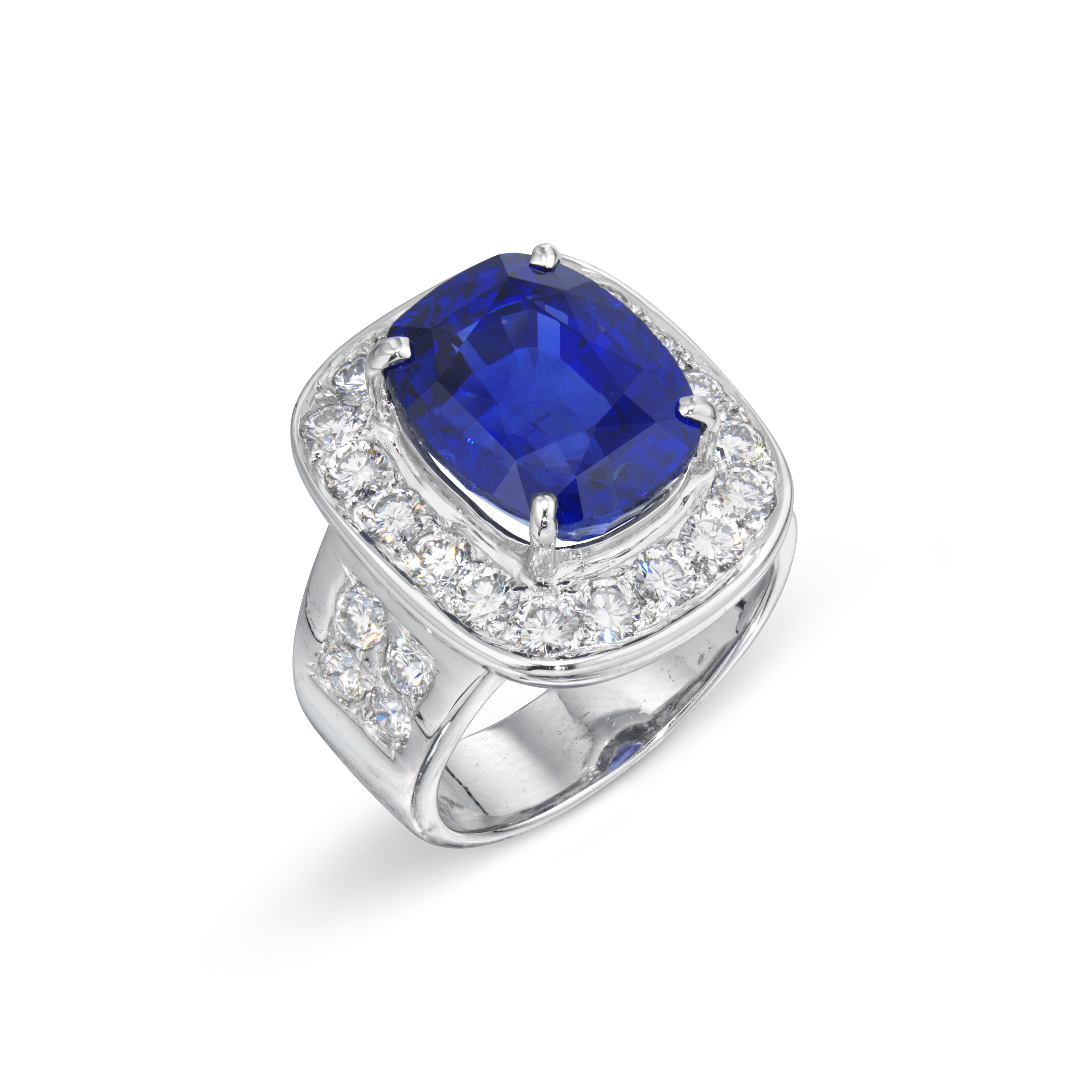 NO RESERVE - SAPPHIRE AND DIAMOND RING, | Christie’s