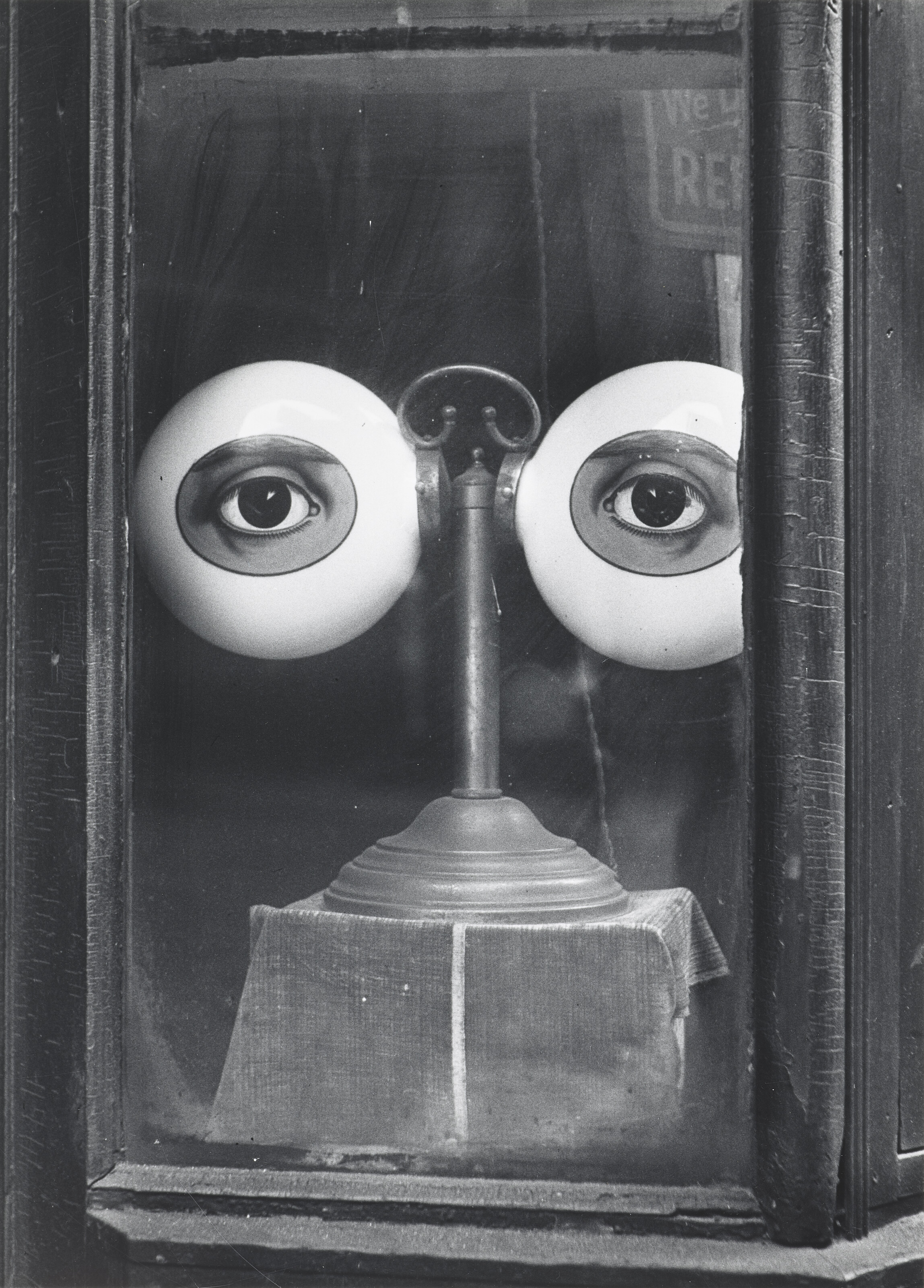 Catalog image of Optician's Window (Version B), New York, 1939