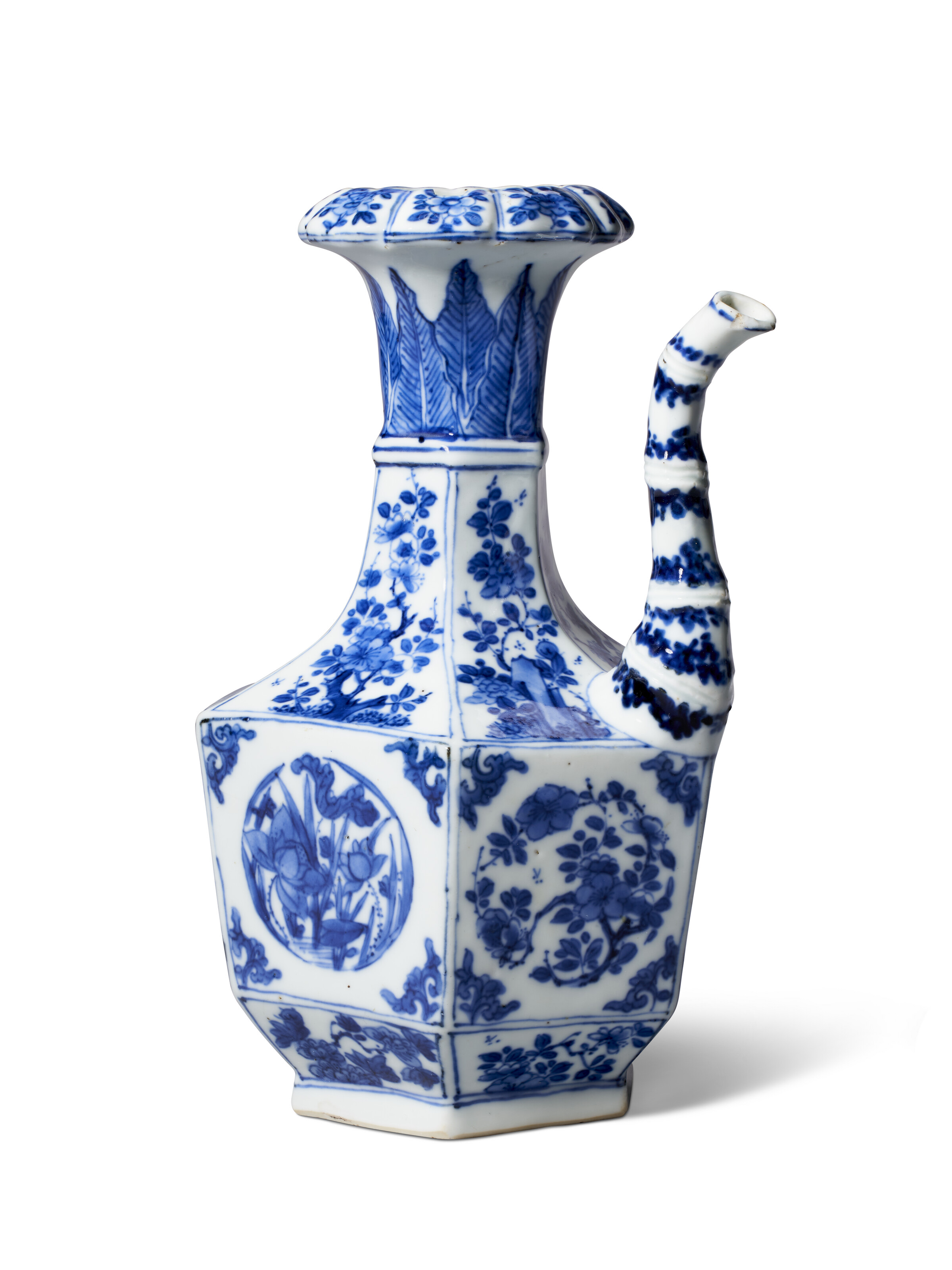 1114中国　清時代　青華花卉紋中皿② アンティーク　送料込み1115 1114中国 清時代 青華花卉紋中皿② アンティーク 送料込み1115